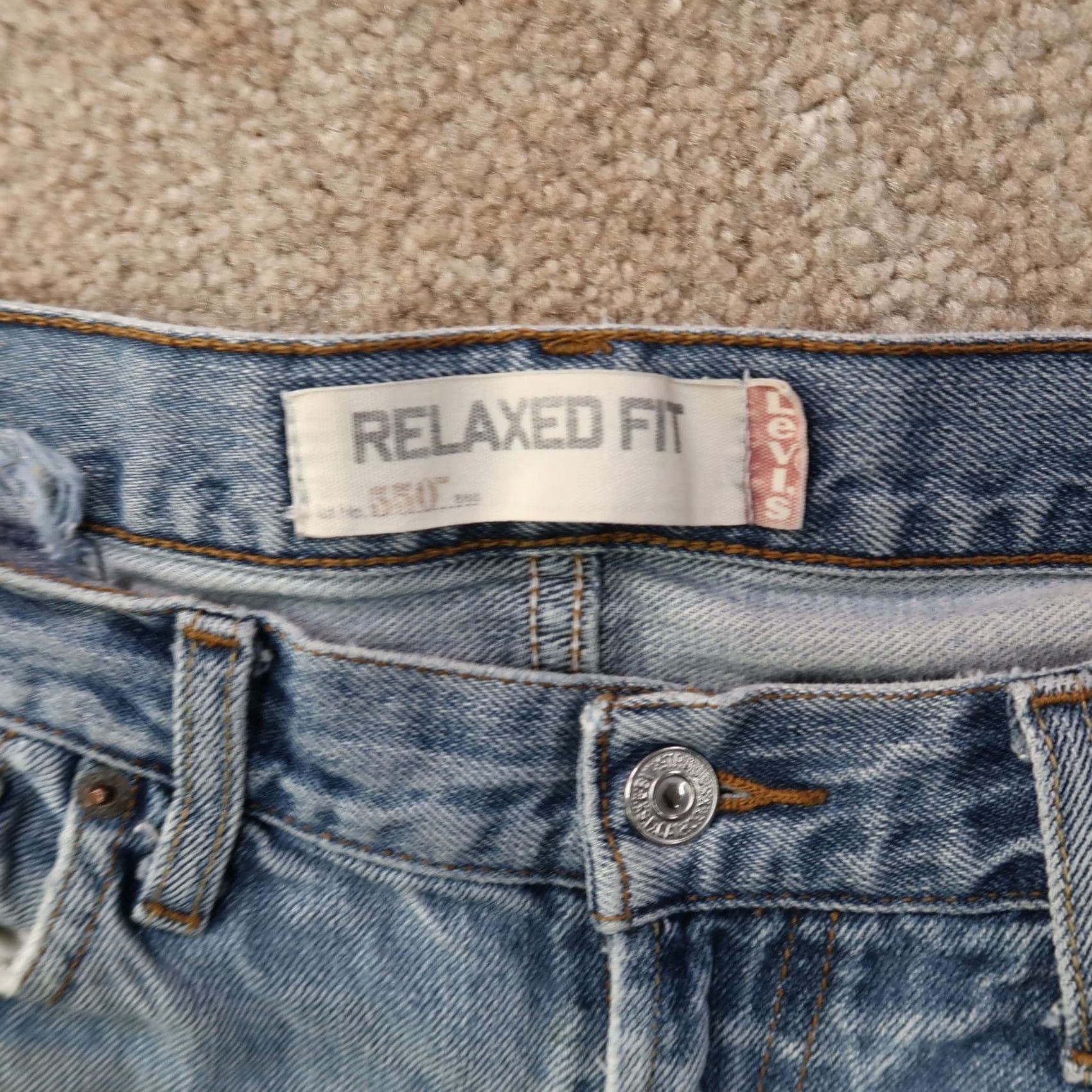 Levi's VINTAGE Levi's 550 Relaxed Straight Jeans Men's 34x36 Blue Denim Distressed Pants 5-Pocket Logo Zipper Button Belt Loops Cotton Denim Regular 34 Waist Size US 34 / EU 50 - 7 Thumbnail