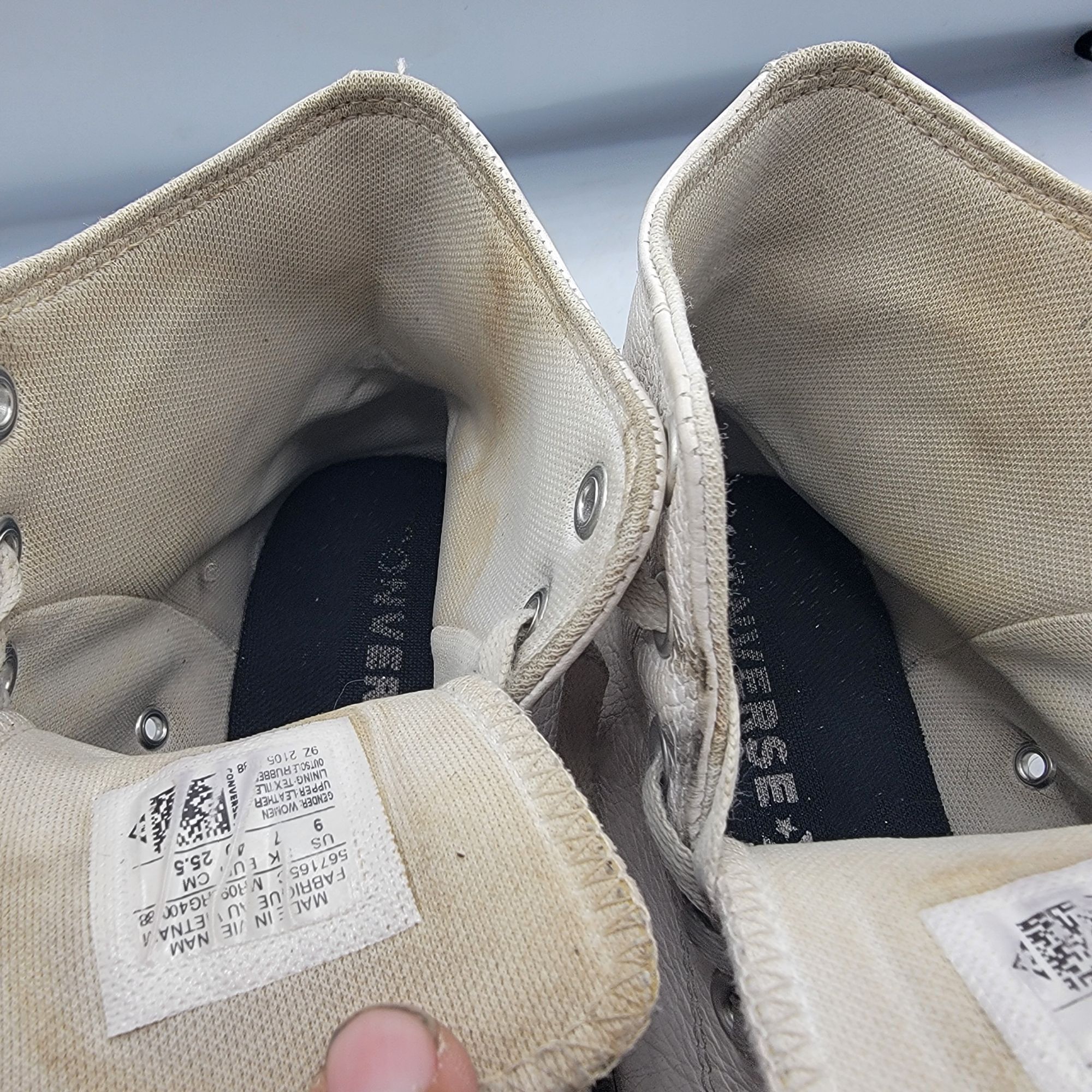 Converse Converse Chuck Taylor All Star Womens 9 Triple White Hi Lugg Size US 9 / IT 39 - 10 Thumbnail