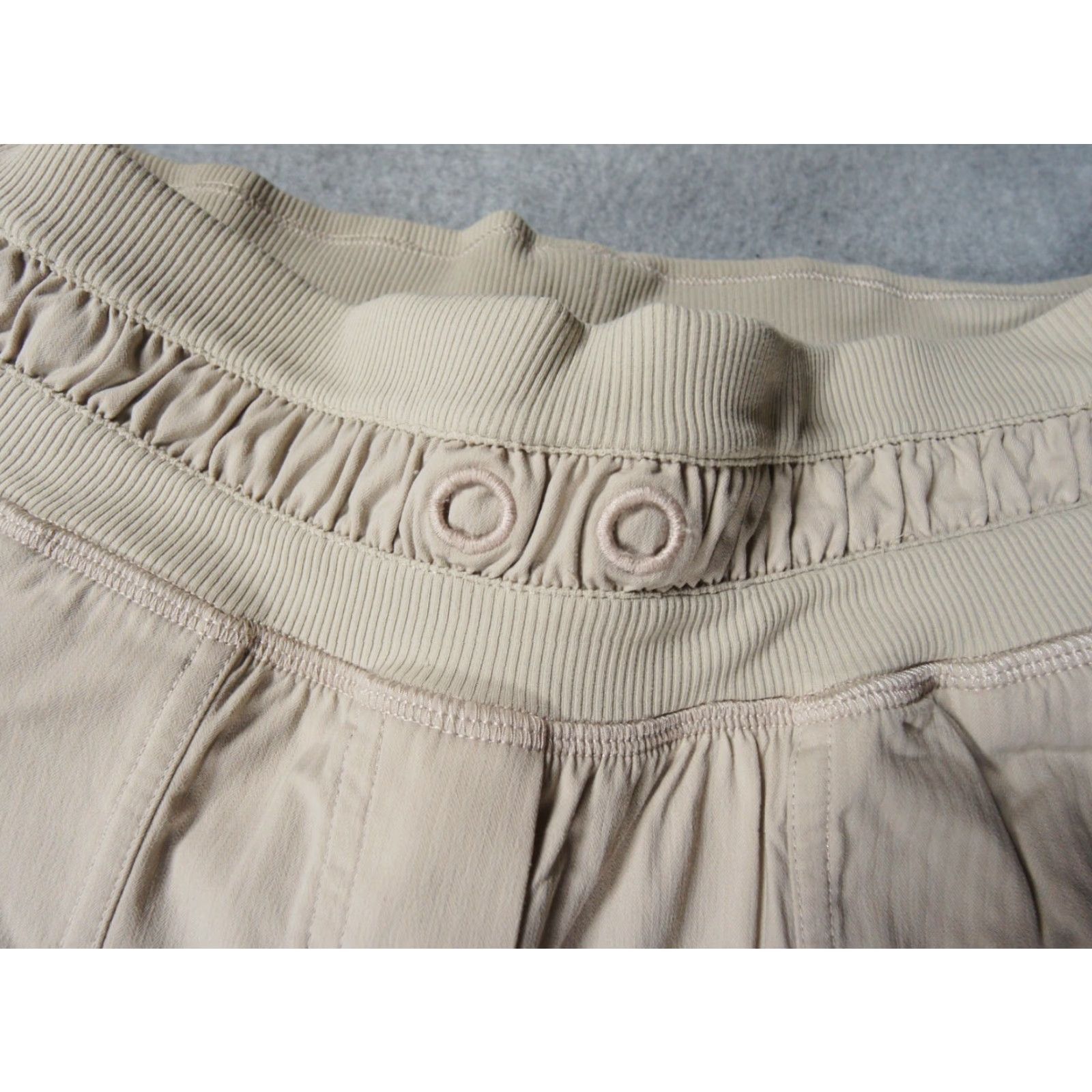 Lululemon Lululemon Pants Womens 2 Beige Jogger Dance Studio Active Casual Comfort Regular Size Type: Regular Inseam 24.5 in Pockets Size 26" / US 2 / IT 38 - 3 Thumbnail