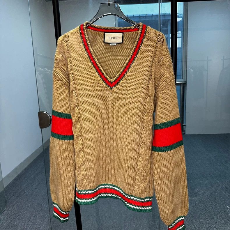 Gucci GucciV-neck college-style long-sleeved wool sweater 2503-Ne Size US XS / EU 42 / 0 - 1 Thumbnail