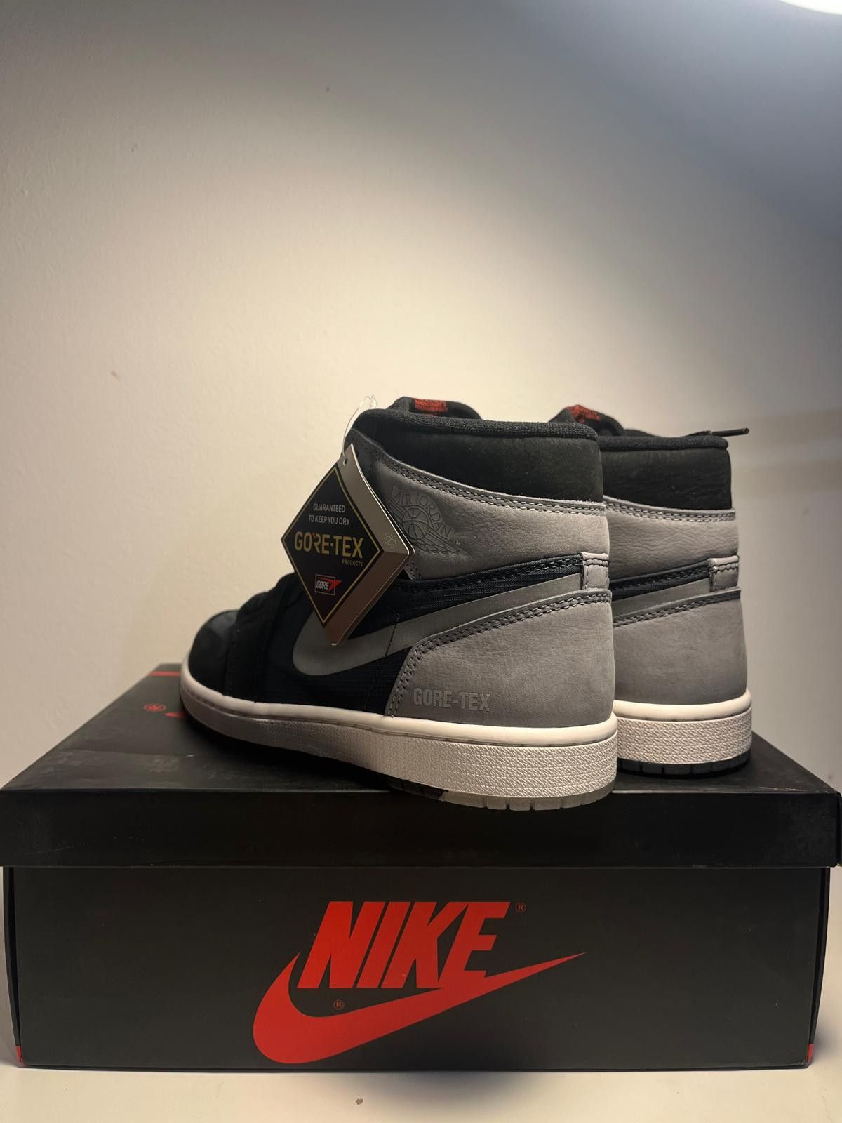 Nike Jordan 1 Retro High Element GoreTex Black Particle Grey 40.5 Size US 7.5 / EU 40-41 - 5 Thumbnail