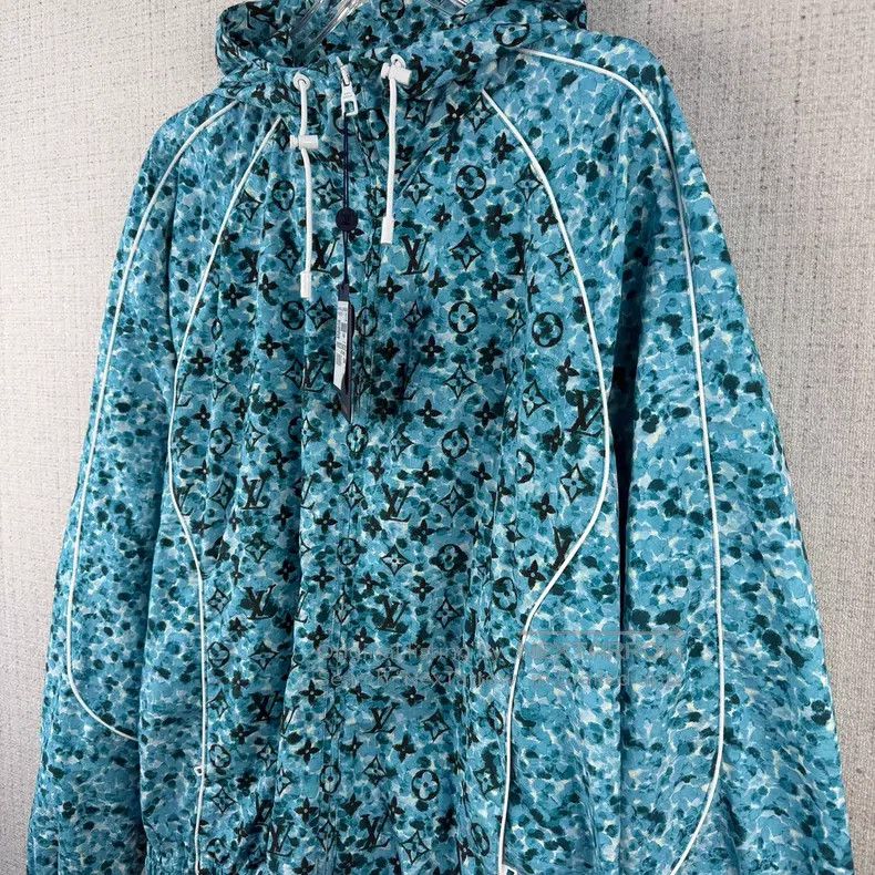 Louis Vuitton Louis Vuitton FW23 Printed Logo Full Hooded Long Sleeve Ja Size US L / EU 52-54 / 3 - 2 Thumbnail