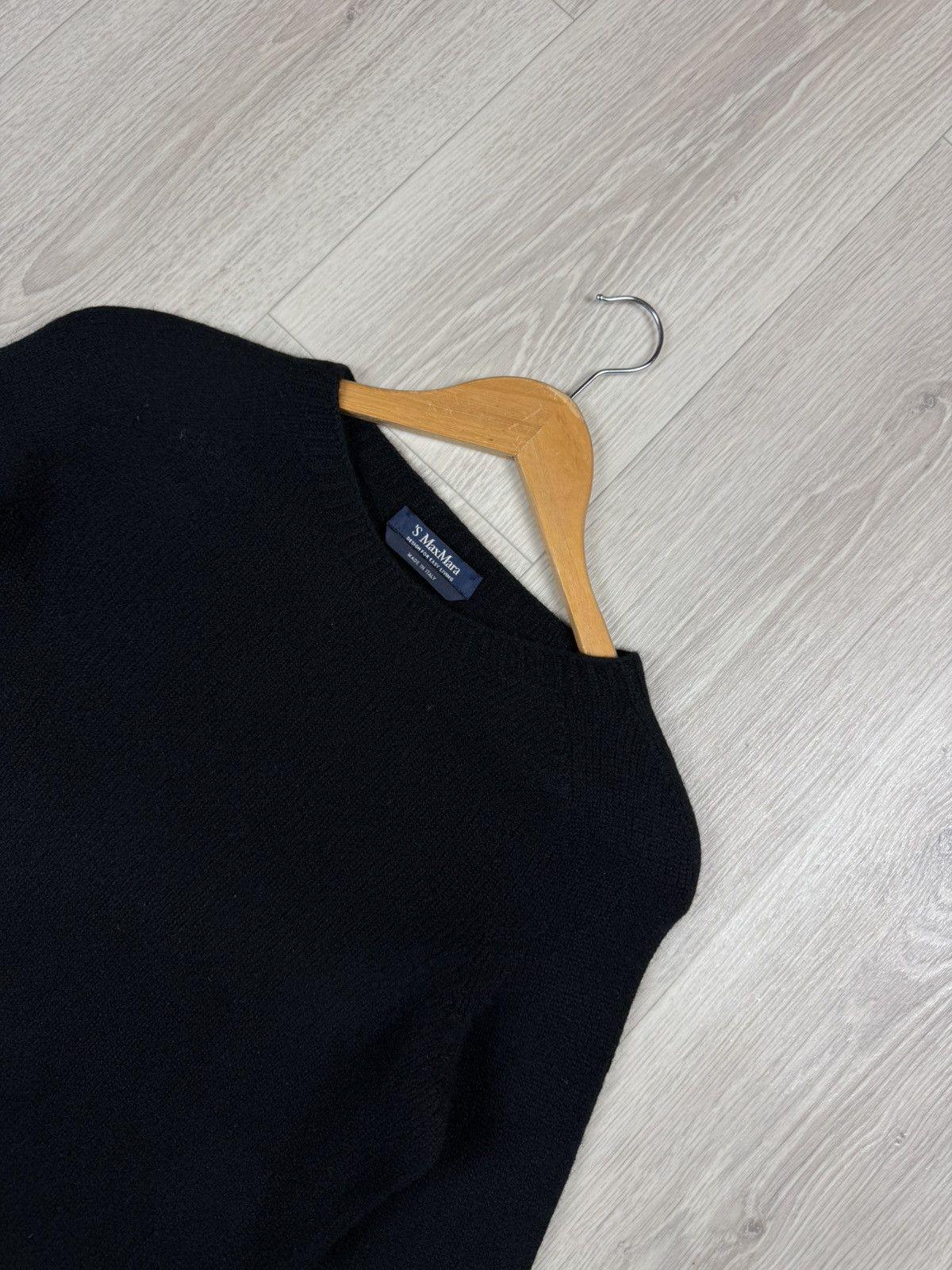 Max Mara Women S Max Mara Wool Sweater Size S / US 4 / IT 40 - 2 Thumbnail