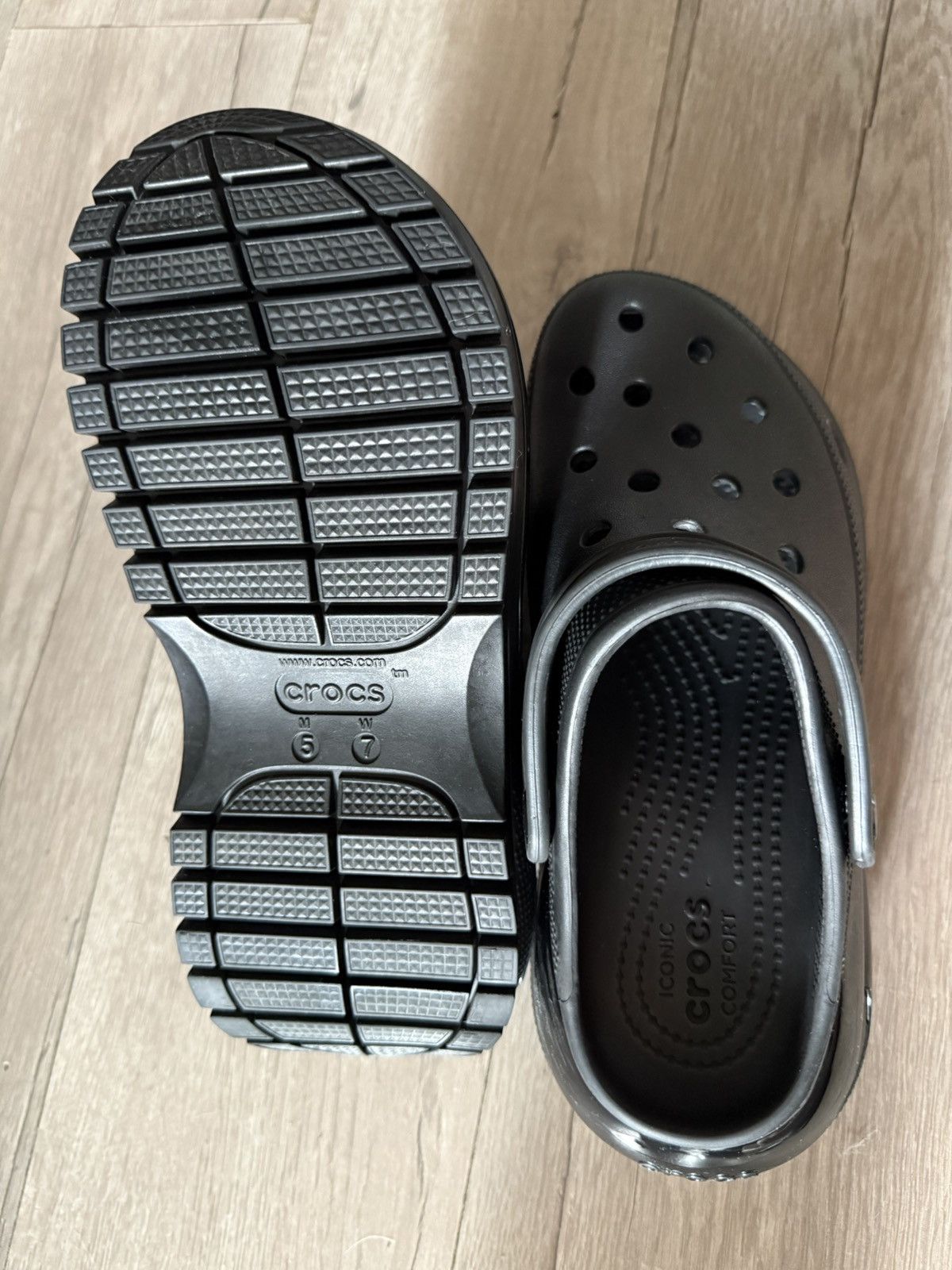 Crocs Glossy Ink Platform Crocs Size US 7 / IT 37 - 9 Thumbnail