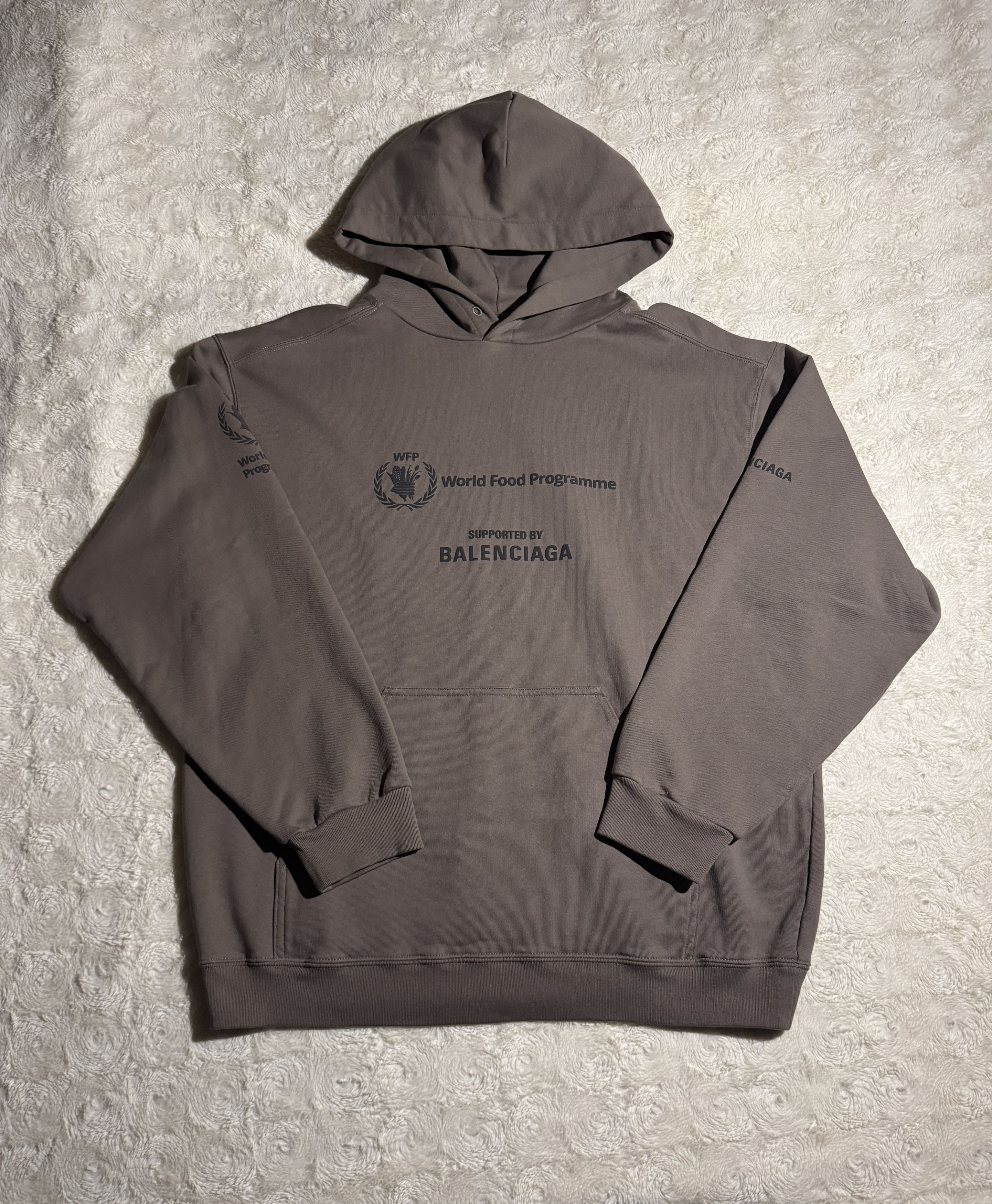 Balenciaga Balenciaga WFP Hoodie Beige Size US S / EU 44-46 / 1 - 1 Thumbnail