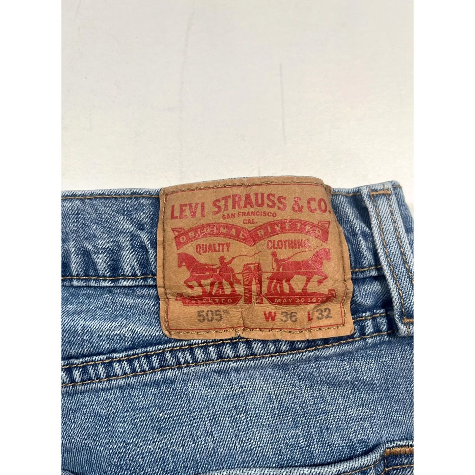 Levi's Levi's 505 Jeans Mens 36x32 Blue Light Wash Denim Regular Straight Leg Distressed Jeans Regular Fit Mens 36x32 Size US 36 / EU 52 - 4 Thumbnail