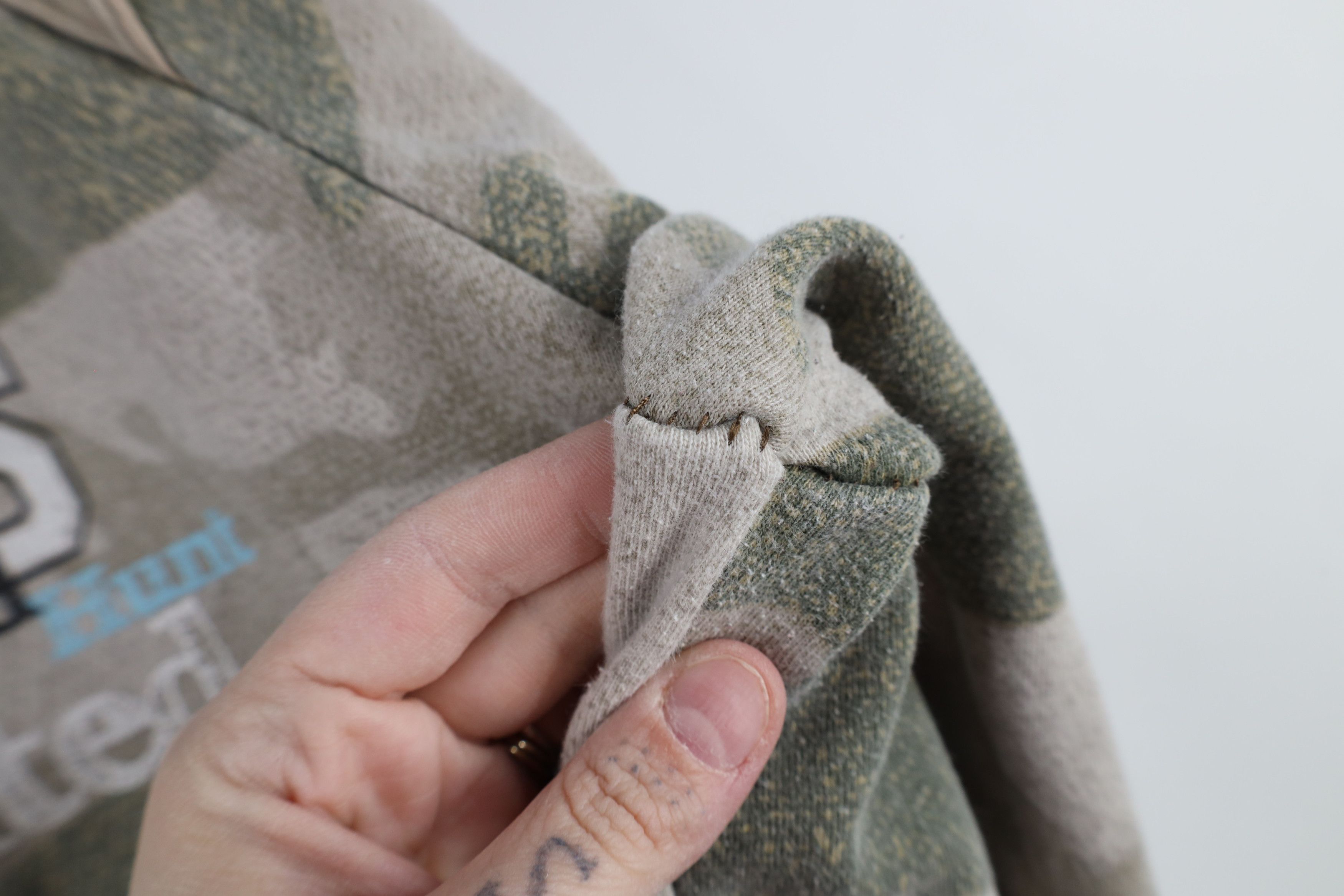 Cabelas × Vintage Vintage Y2K Cabelas Spell Out Camouflage Hoodie Sweatshirt Size XL / US 12-14 / IT 48-50 - 9 Thumbnail