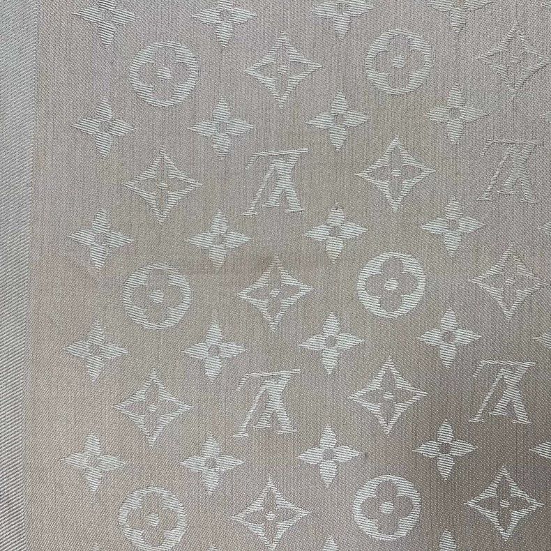 Louis Vuitton Louis Vuitton Pink presbyopic wool silk shawl Size ONE SIZE - 8 Thumbnail