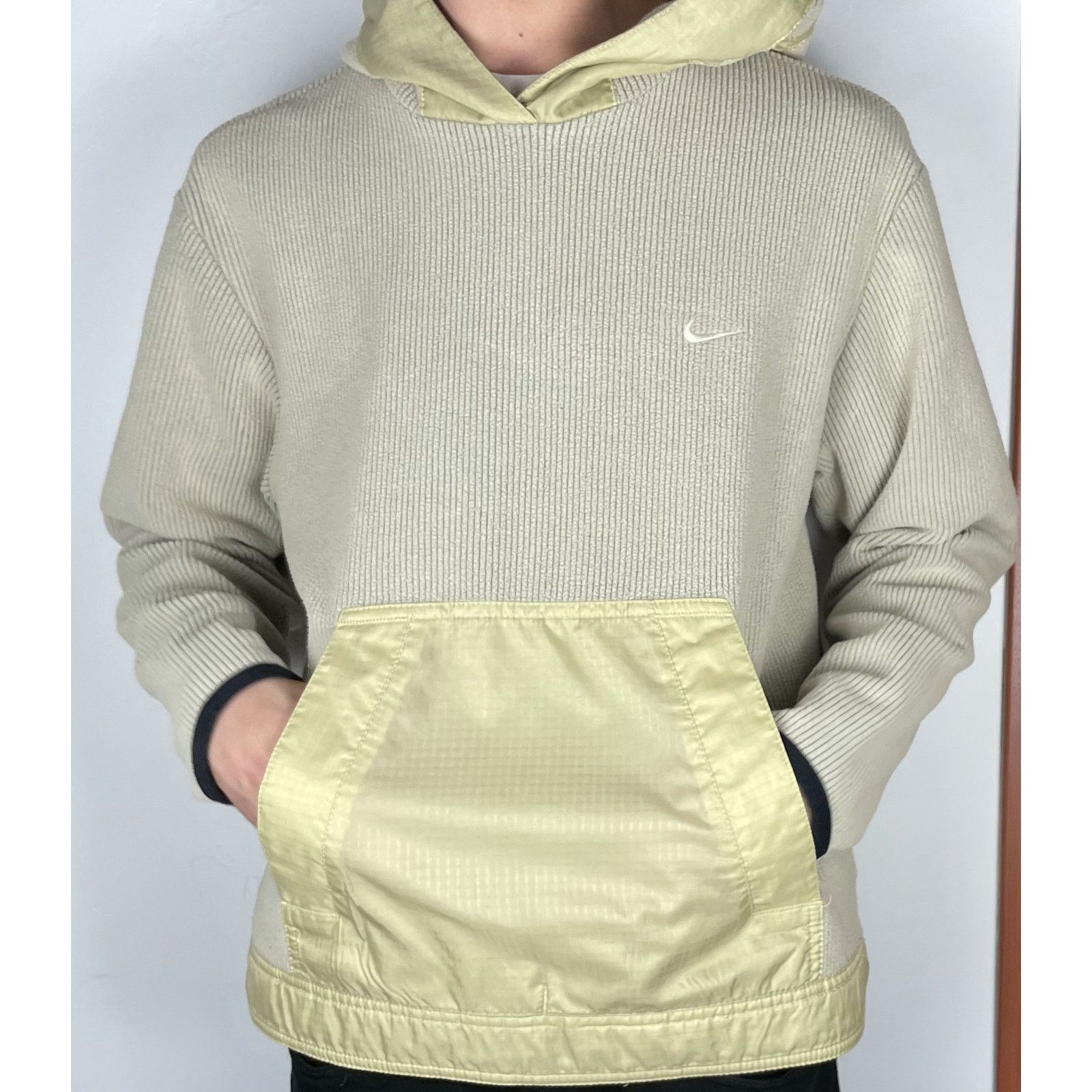 Nike × Vintage Nike Mens Beige Polyester Fleece Lined Pullover Hoodie Small Size US S / EU 44-46 / 1 - 3 Thumbnail