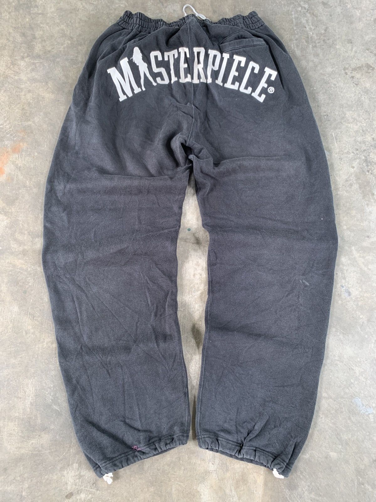MasterPiece 2000s y2k Masterpiece baggy heavy sweatpants Size US 32 / EU 48 - 4 Thumbnail