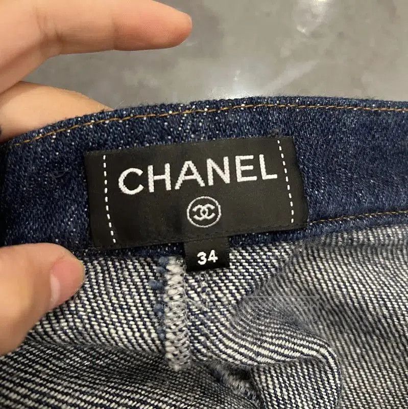 Chanel Chanel Summer Dark Blue Cotton Denim Pants . Size 23" - 3 Thumbnail