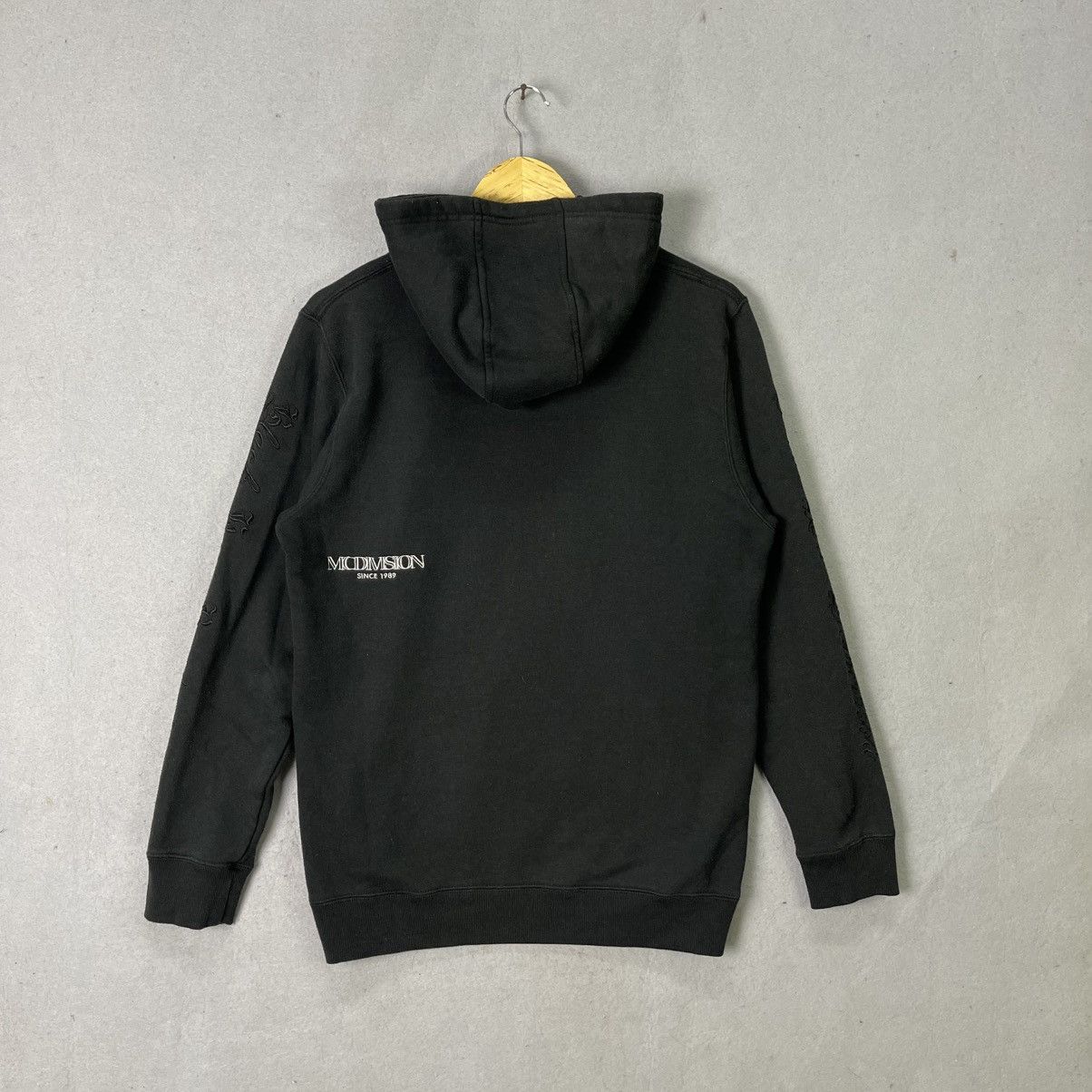 Japanese Brand 2000s MCD More Core Division Hoodie Size US L / EU 52-54 / 3 - 8 Thumbnail