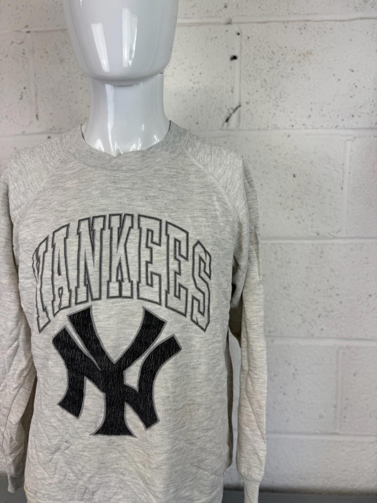 Jerzees Jerzees Men's New York Yankees Gray Sweatshirt Size M Size US M / EU 48-50 / 2 - 2 Thumbnail
