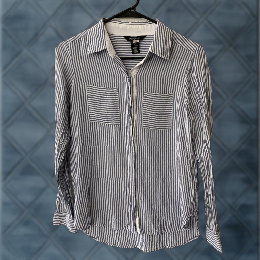 White House Black Market White House Black Market Shirt Striped Button-Up Office Blouse Women Size 0 White/Blue Size XS / US 0-2 / IT 36-38 - 1 Thumbnail