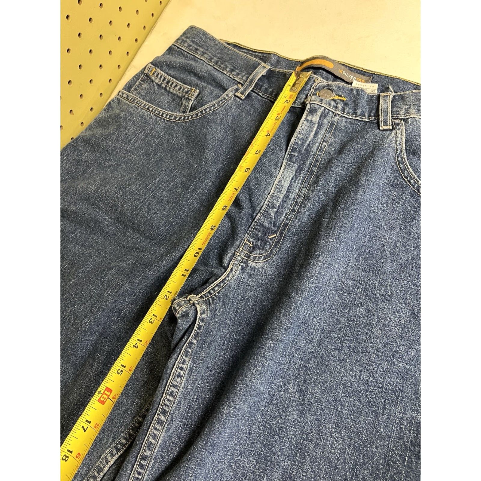 Levi's VINTAGE Levi's Silver Tab Blue Jean Shorts Bermuda Men 34” Loose Fit 90s Y2K Mint Relaxed Regular Size 34 Mens Size US 34 / EU 50 - 7 Thumbnail
