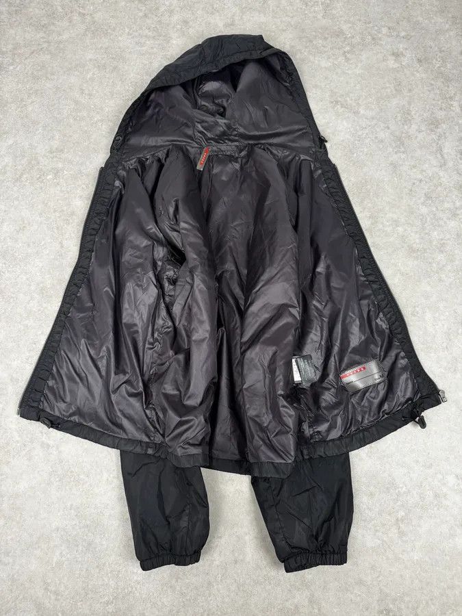 Prada AW2009 Prada Black Nylon Light Hooded Windbreaker Jacket Size US L / EU 52-54 / 3 - 7 Thumbnail