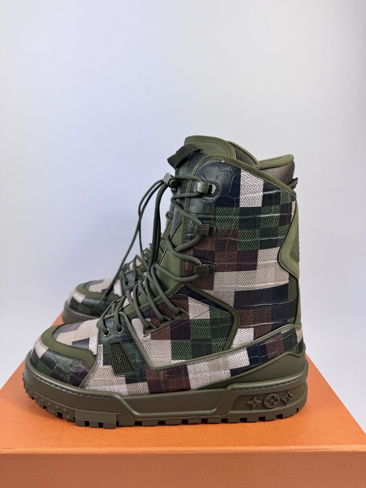 Louis Vuitton LOUIS VUITTON CAMO SNOW BOOTS TRAINERS RARE Size US 8 / EU 41 - 2 Thumbnail