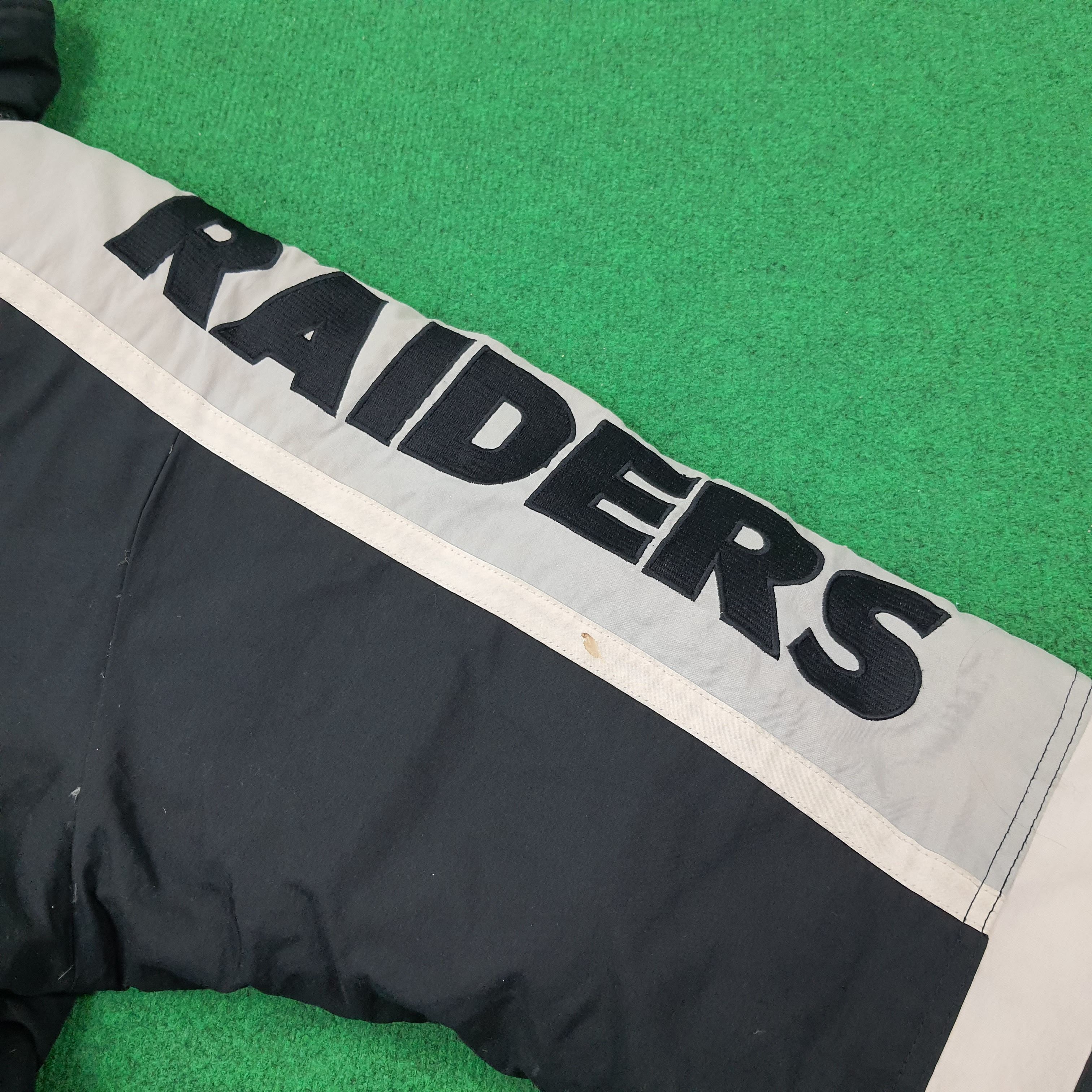 NFL × Starter × Vintage Vintage Starter NFL Raiders Sports Team Jacket C230N24 Size US XXL / EU 58 / 5 - 11 Thumbnail