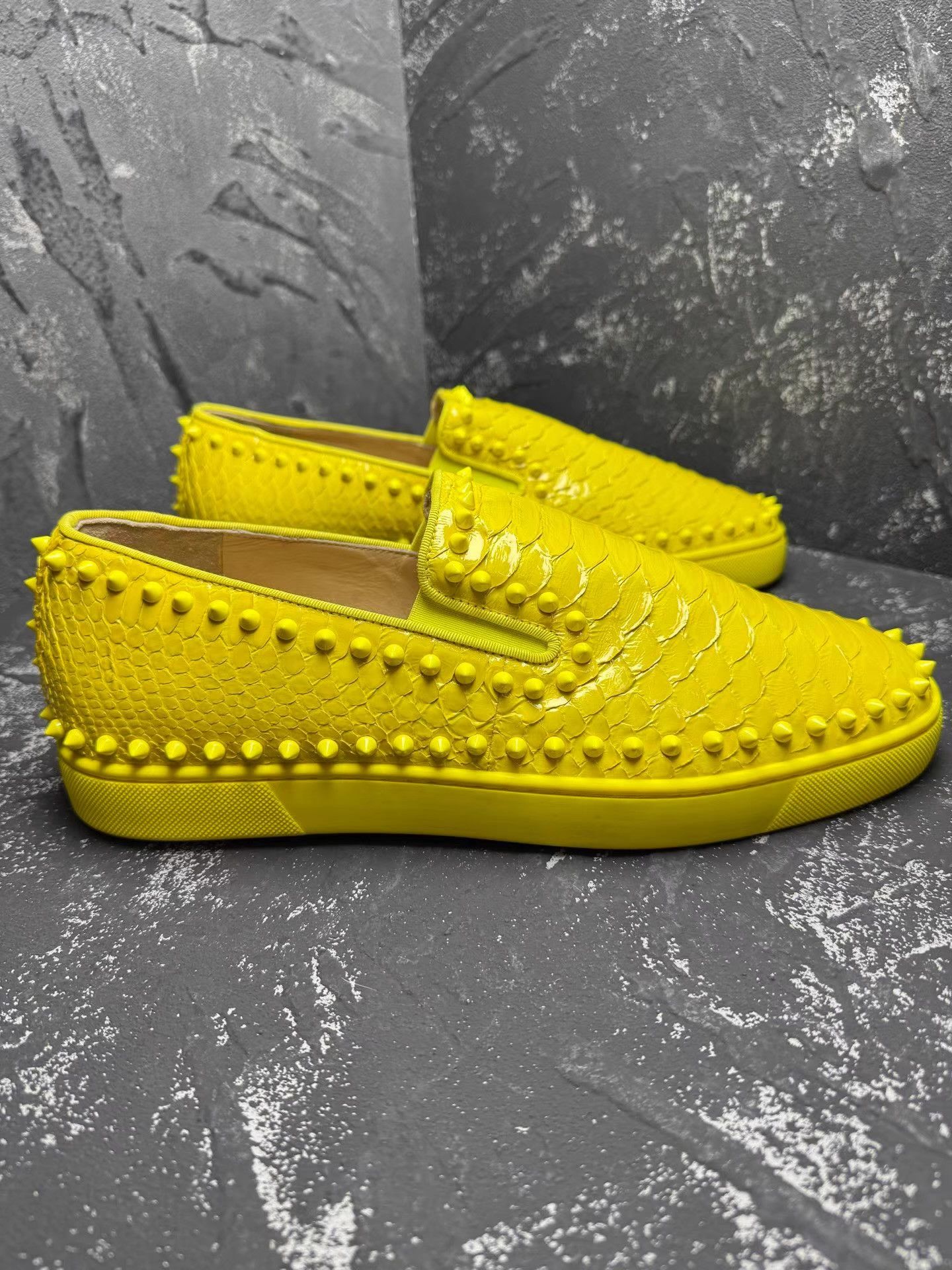 Christian Louboutin Christian Louboutin Trim Studded Red Sole Sneakers Q10 Size US 10.5 / EU 43-44 - 6 Thumbnail