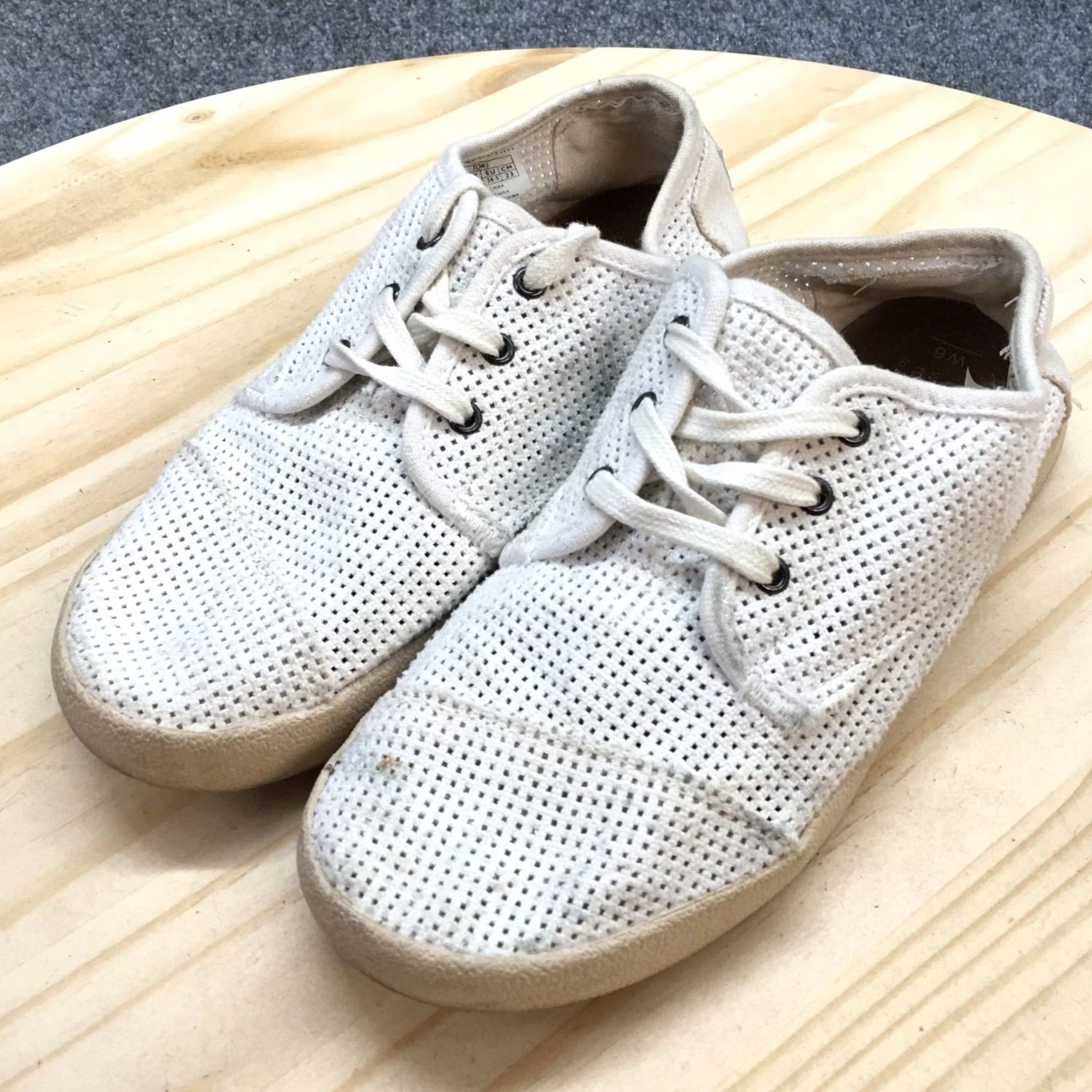 Toms TOMS Shoes Womens 6 Paseo Comfort Sneakers White Leather Lace Up Low Top Sneaker Mens? Size M / US 6-8 / IT 42-44 - 3 Thumbnail