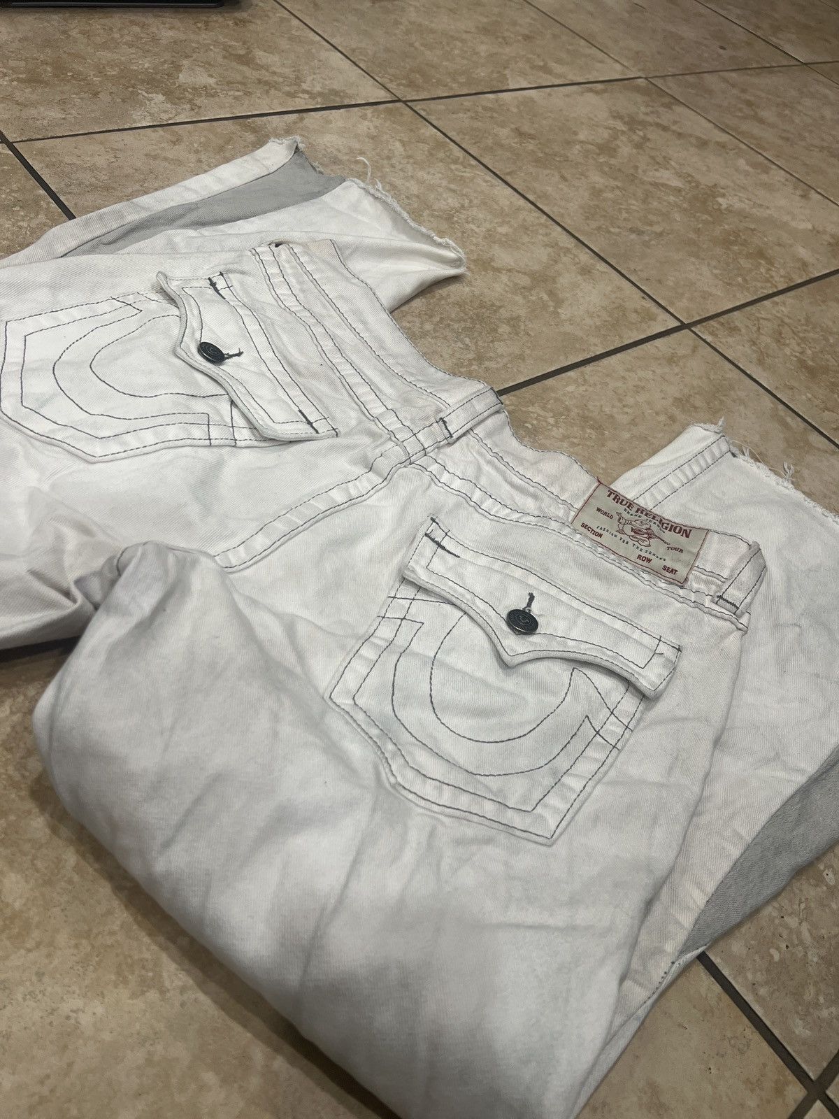 True Religion White True religion jeans🩶 Size US 34 / EU 50 - 2 Thumbnail