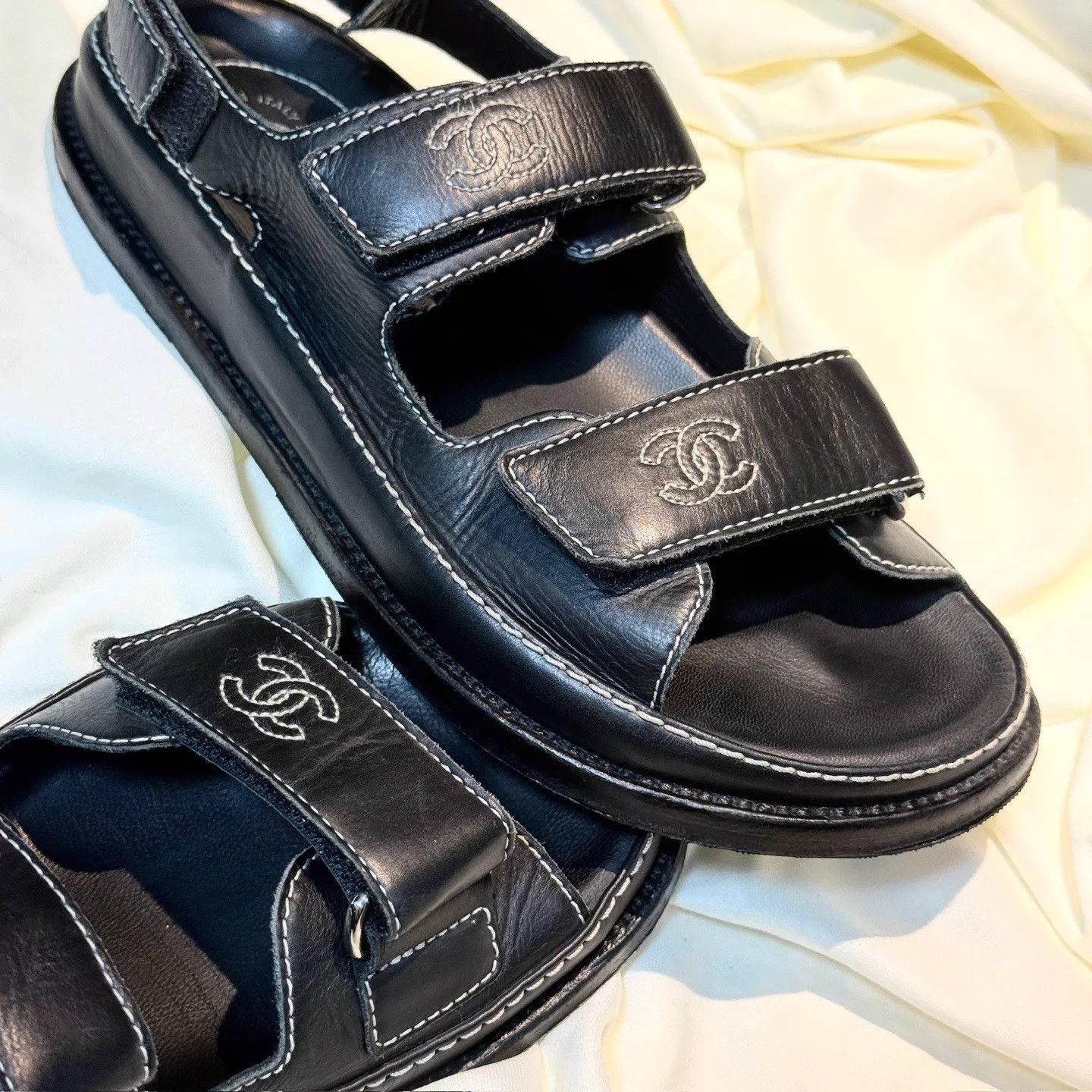 Chanel CHANEL CC Velcro Sandal B&W Stitch 35.5EU 95New Size US 5 / IT 35 - 7 Thumbnail