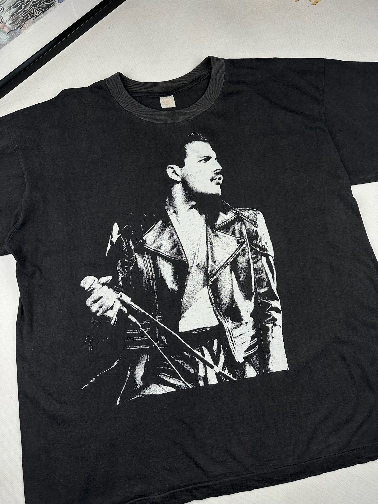 Band Tees Vintage Queen Freddie Mercury Band T-Shirt Size US XL / EU 56 / 4 - 2 Thumbnail