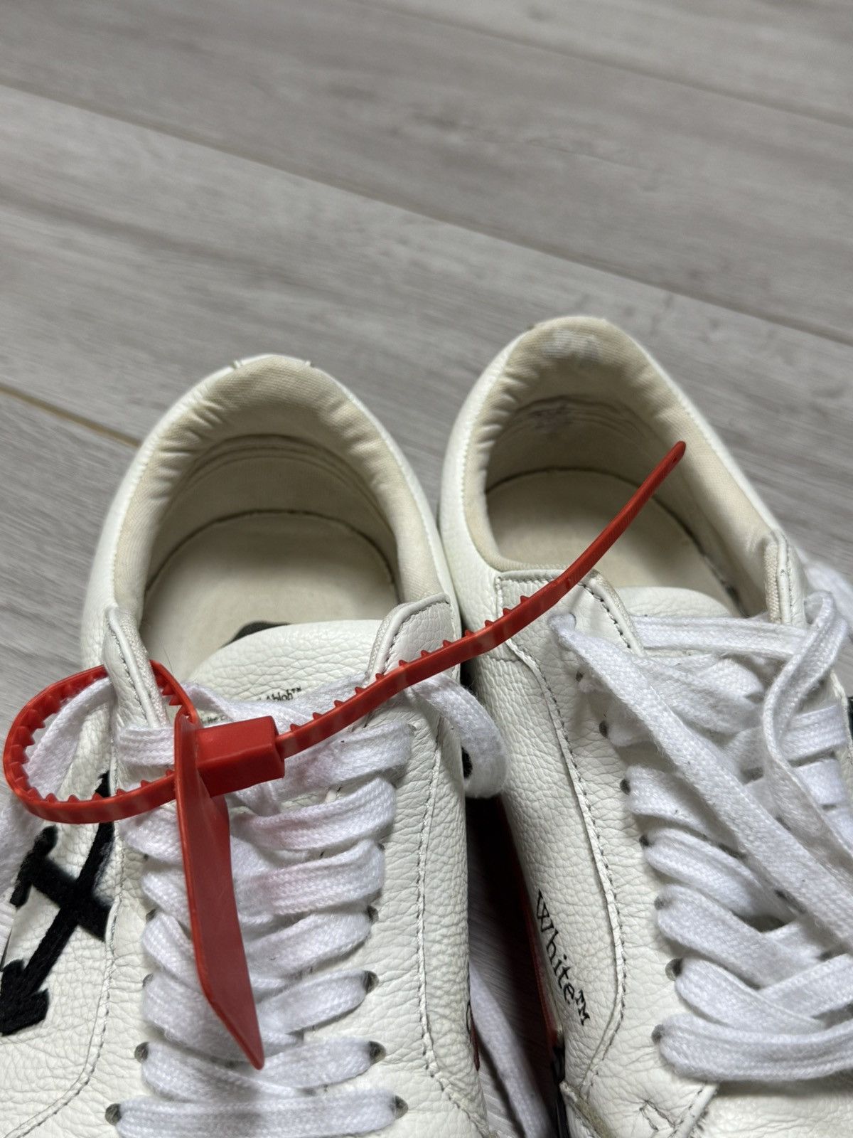 Off-White Off-White leather vulcanized arrows tape sneakers Size US 8.5 / EU 41-42 - 6 Thumbnail