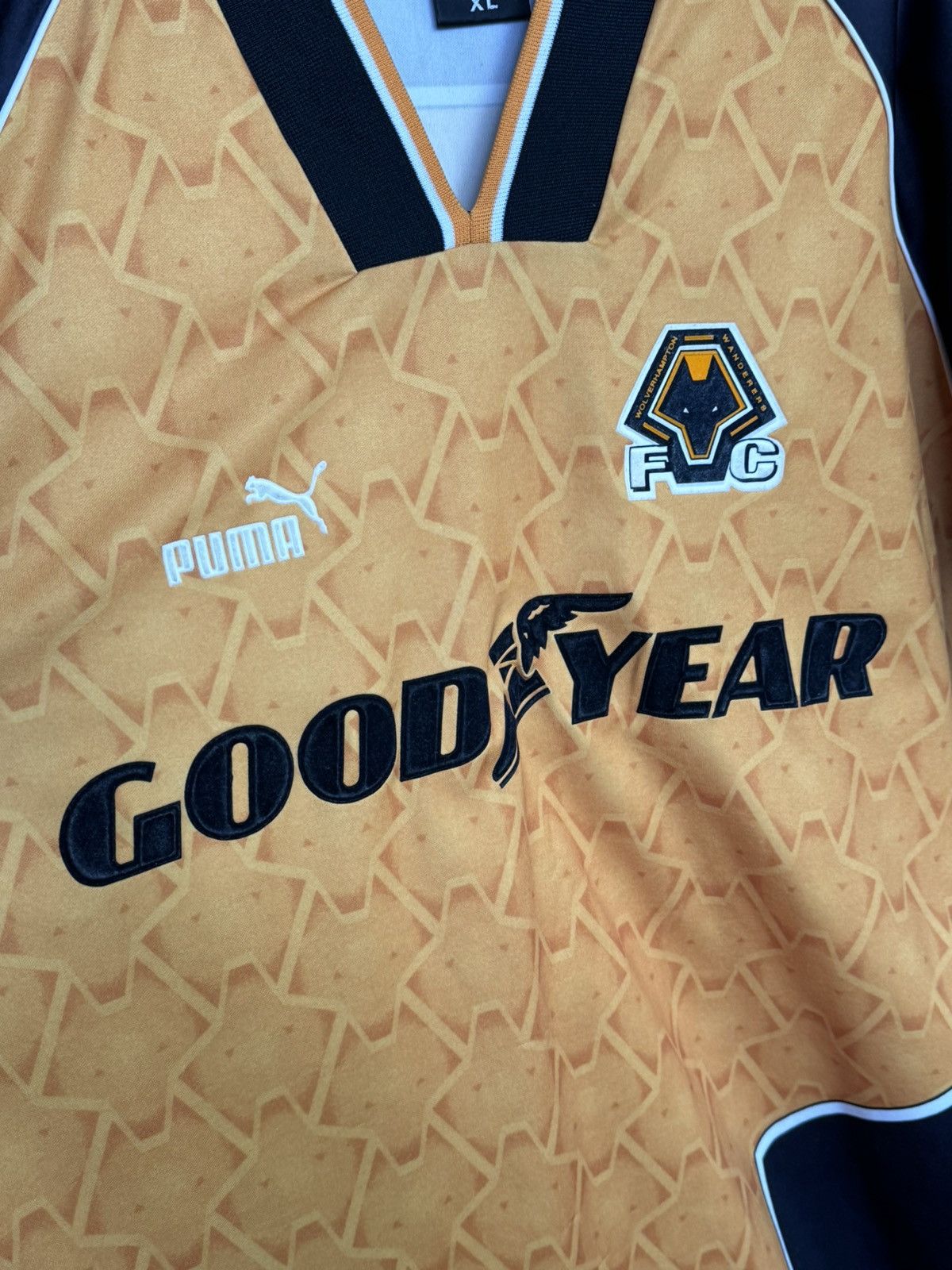 Puma Wolverhampton Wanderers 96/98 Home Football Jersey Size US XL / EU 56 / 4 - 3 Thumbnail