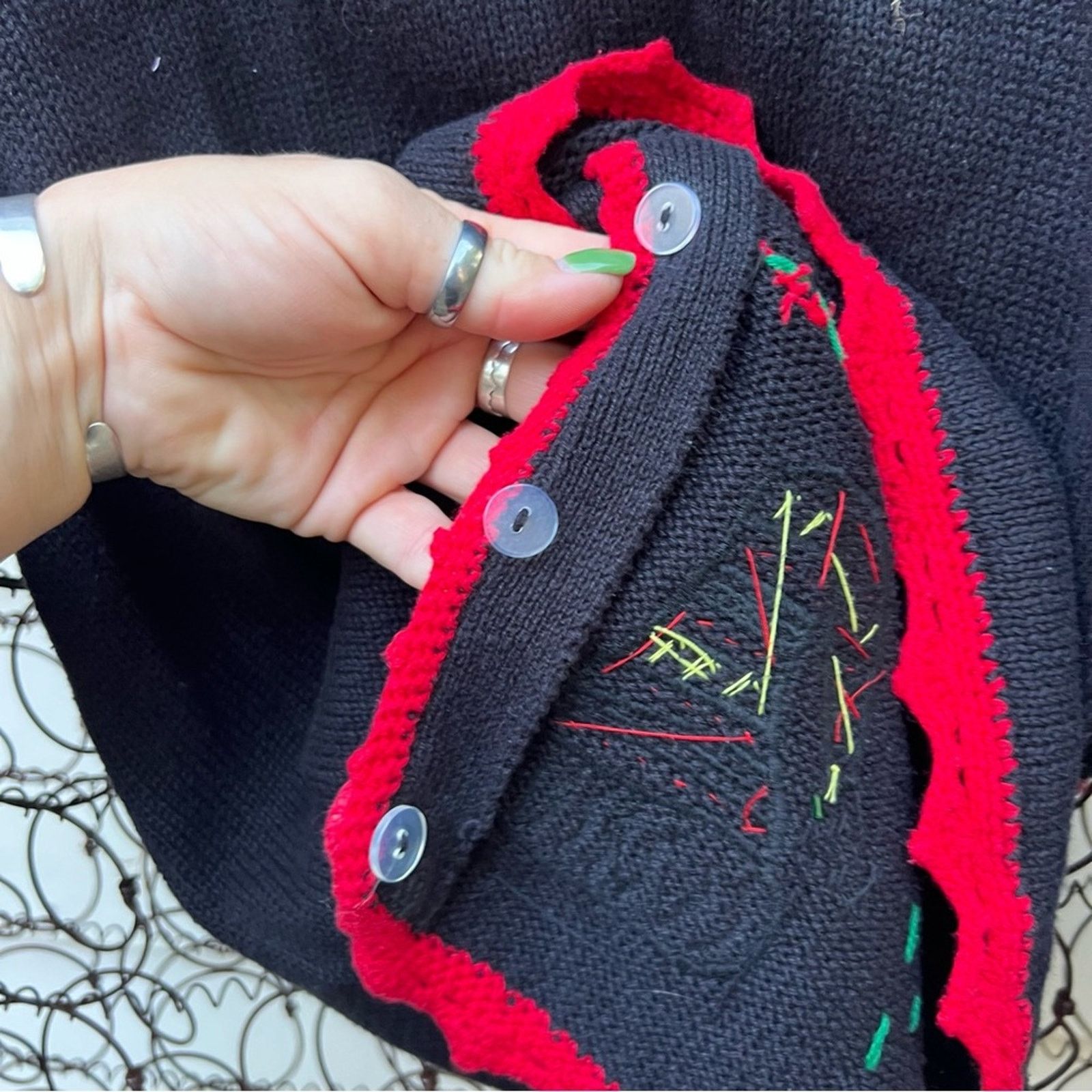 Vintage 90s Ugly Christmas Embroidery Patch Sampler Cardigan Sweater Size L / US 10 / IT 46 - 4 Thumbnail
