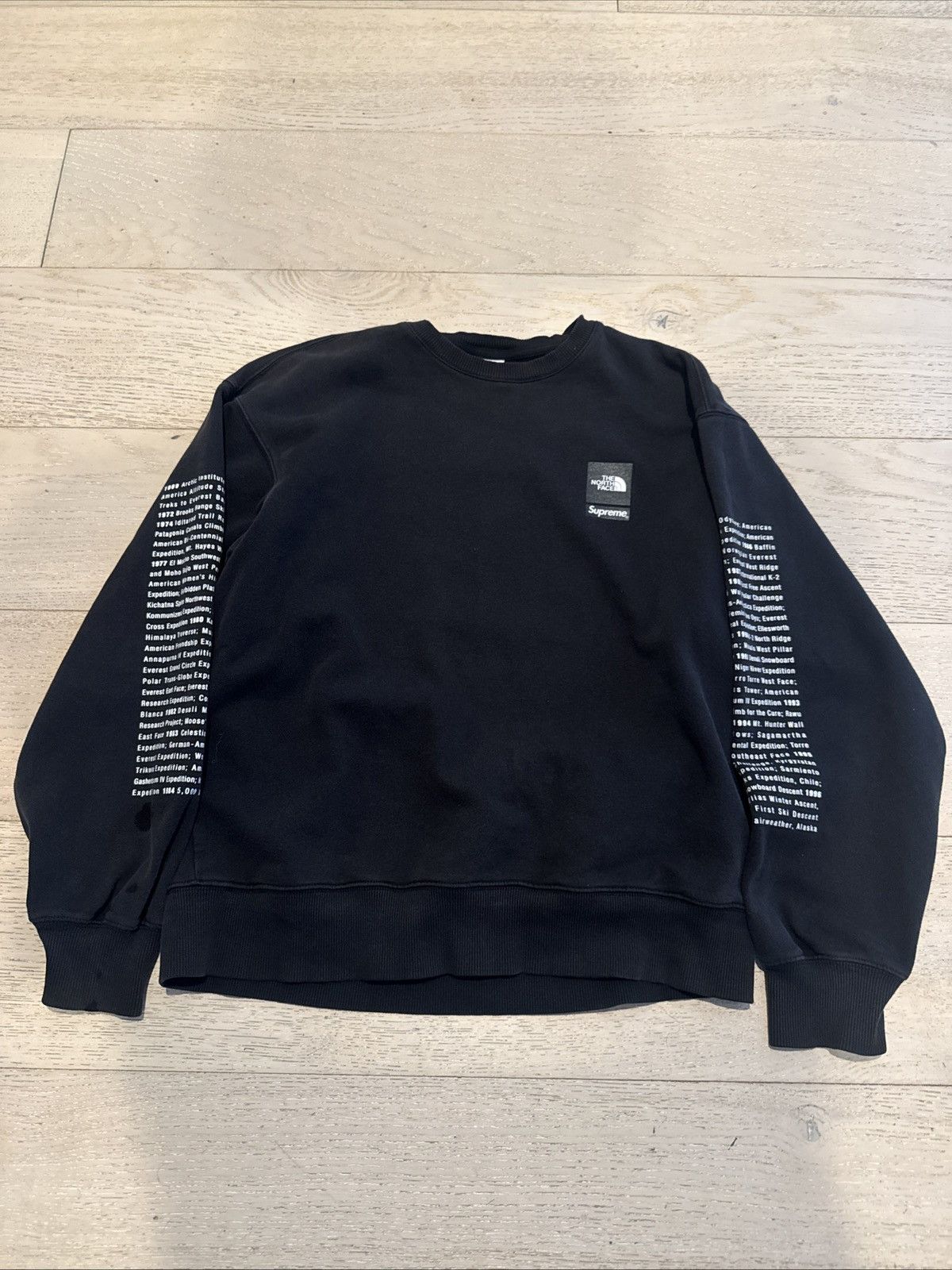 Supreme × The North Face Supreme X The North Face Crewneck Size US M / EU 48-50 / 2 - 1 Thumbnail