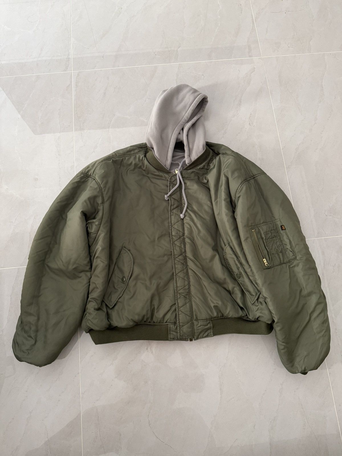 Vetements Vetements AW17 Reversibel Grey/ Green oversized Bomber Size US S / EU 44-46 / 1 - 3 Thumbnail