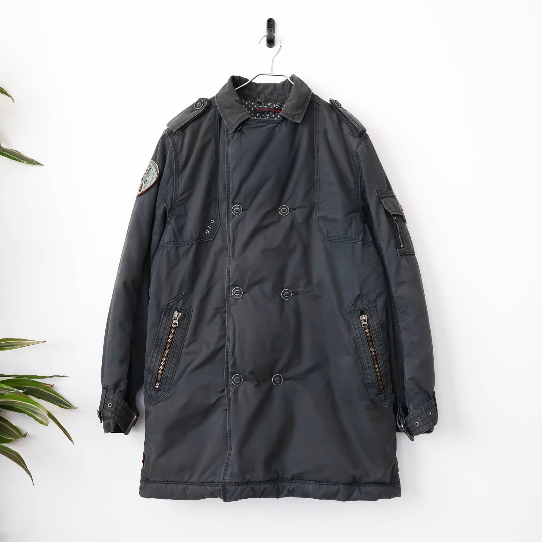 Levi's Vintage Clothing Y2K Levi's Heavy Parka Naturally Sun Fading And Distressing Size US L / EU 52-54 / 3 - 1 Thumbnail