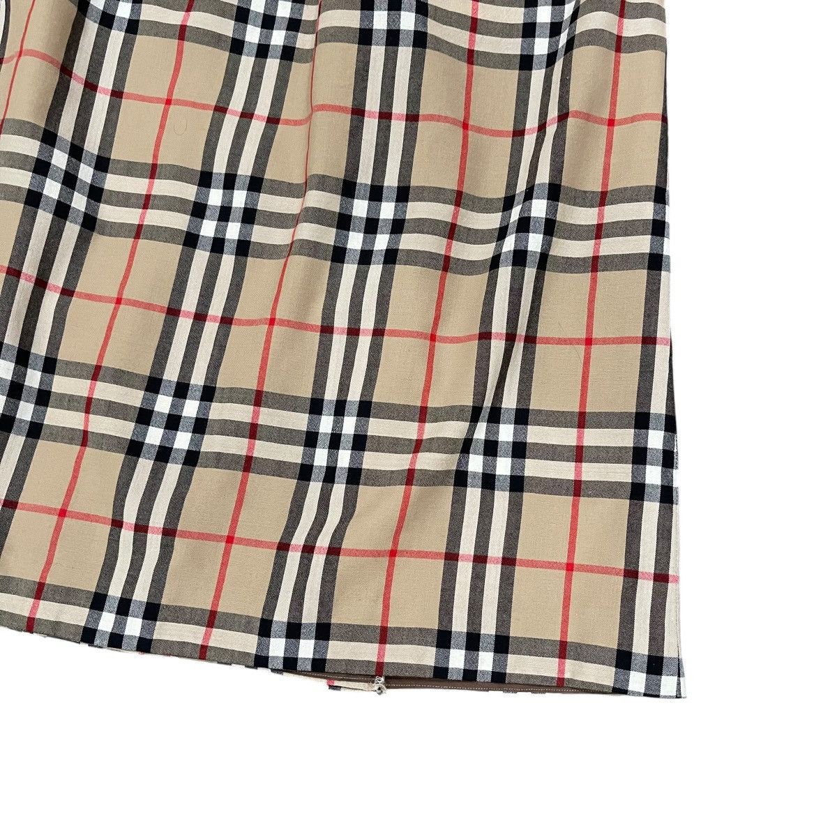 Burberry Vintage Burberry London Nova Check Wool Mini Skirt Size 30" / US 8 / IT 44 - 7 Thumbnail
