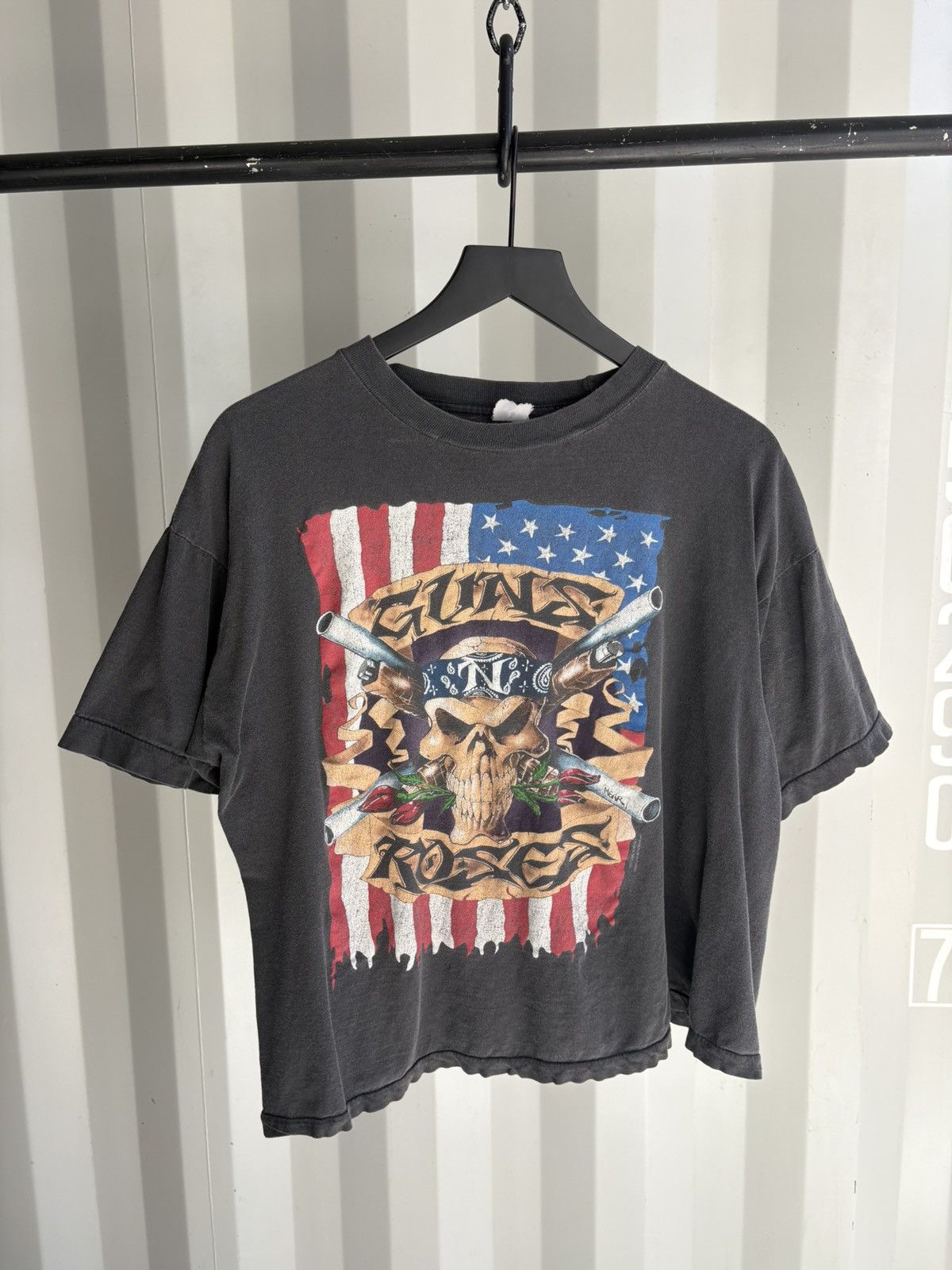 Band Tees Vintage Guns N Roses Thrashed Faded Distressed GRUNGE Shirt Size US L / EU 52-54 / 3 - 1 Thumbnail