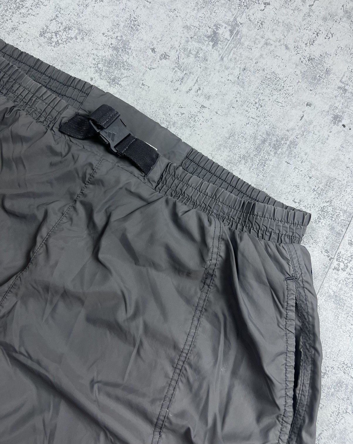 Adidas 90s Adidas Retro Logo Vintage Gorpcore Parachute Nylon Pants Size US 32 / EU 48 - 4 Thumbnail