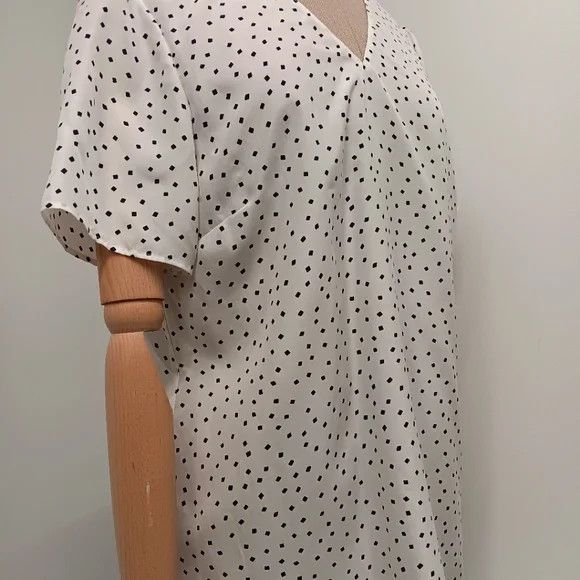 Lafayette 148 LAFAYETTE 148 NEW YORK Meg Silk V-Neck Blouse - Medium Size M / US 6-8 / IT 42-44 - 3 Thumbnail
