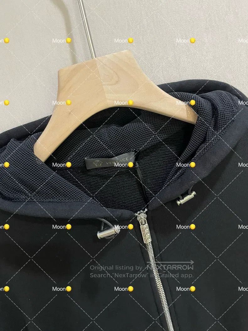 Versace Versace Diamond Medusa logo pattern black hooded sweatshir Size L / US 10 / IT 46 - 2 Thumbnail