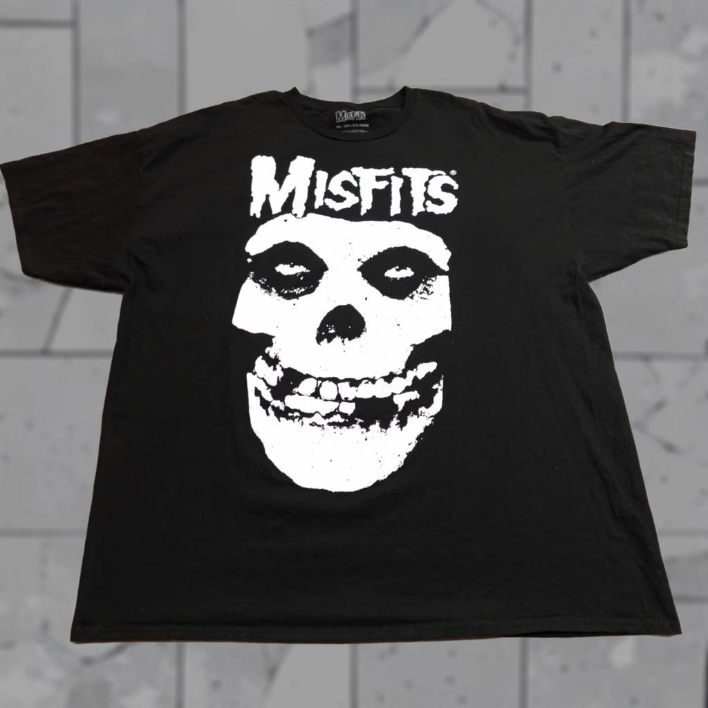 Vintage Misfits Shirt 3XL Black Spellout Shirt Mens Short Sleeve Crew Neck Graphic Print Jersey Cotton Blend 3XL Black Misfits Mens T-Shirt Size US XXL / EU 58 / 5 - 1 Thumbnail
