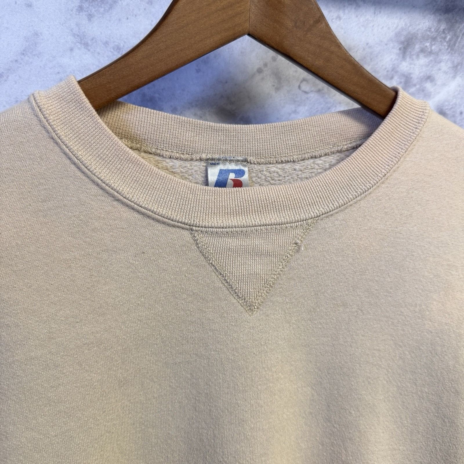 Russell Athletic Russell Athletic Sweatshirt Mens Large 22x24 Tan Crew Neck S Size US L / EU 52-54 / 3 - 3 Thumbnail