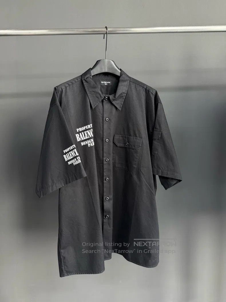 Balenciaga Balenciaga Black letter large logo print oversized short s Size US L / EU 52-54 / 3 - 1 Thumbnail