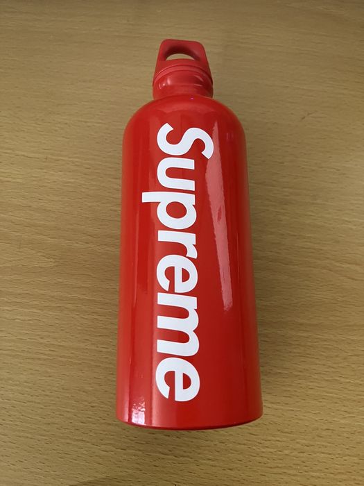 Supreme Red Supreme SIGG Traveller 0.6L Water Bottle | Grailed