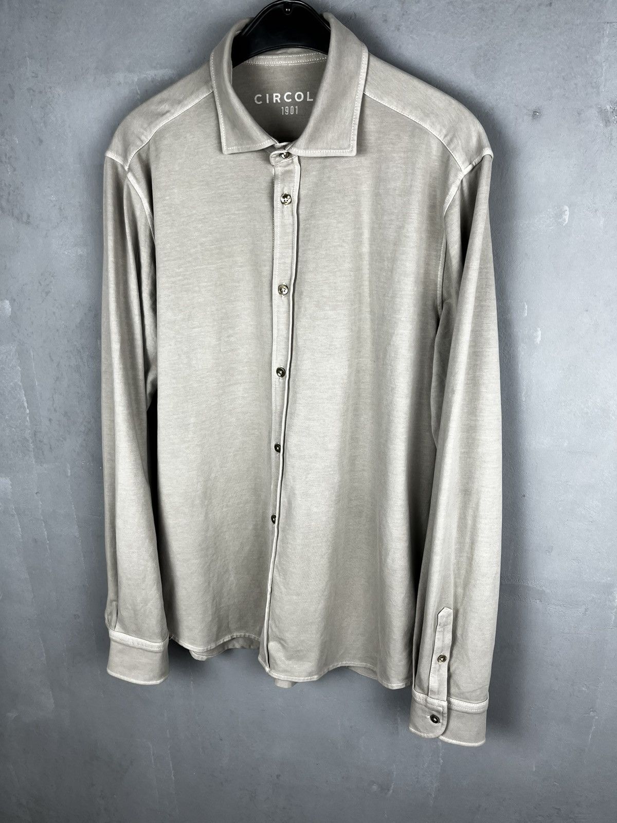 Circolo 1901 CIRCOLO 1901 MENS CLASSIC SOLID COTTON BLEND BUTTON SHIRT Size US XL / EU 56 / 4 - 5 Thumbnail
