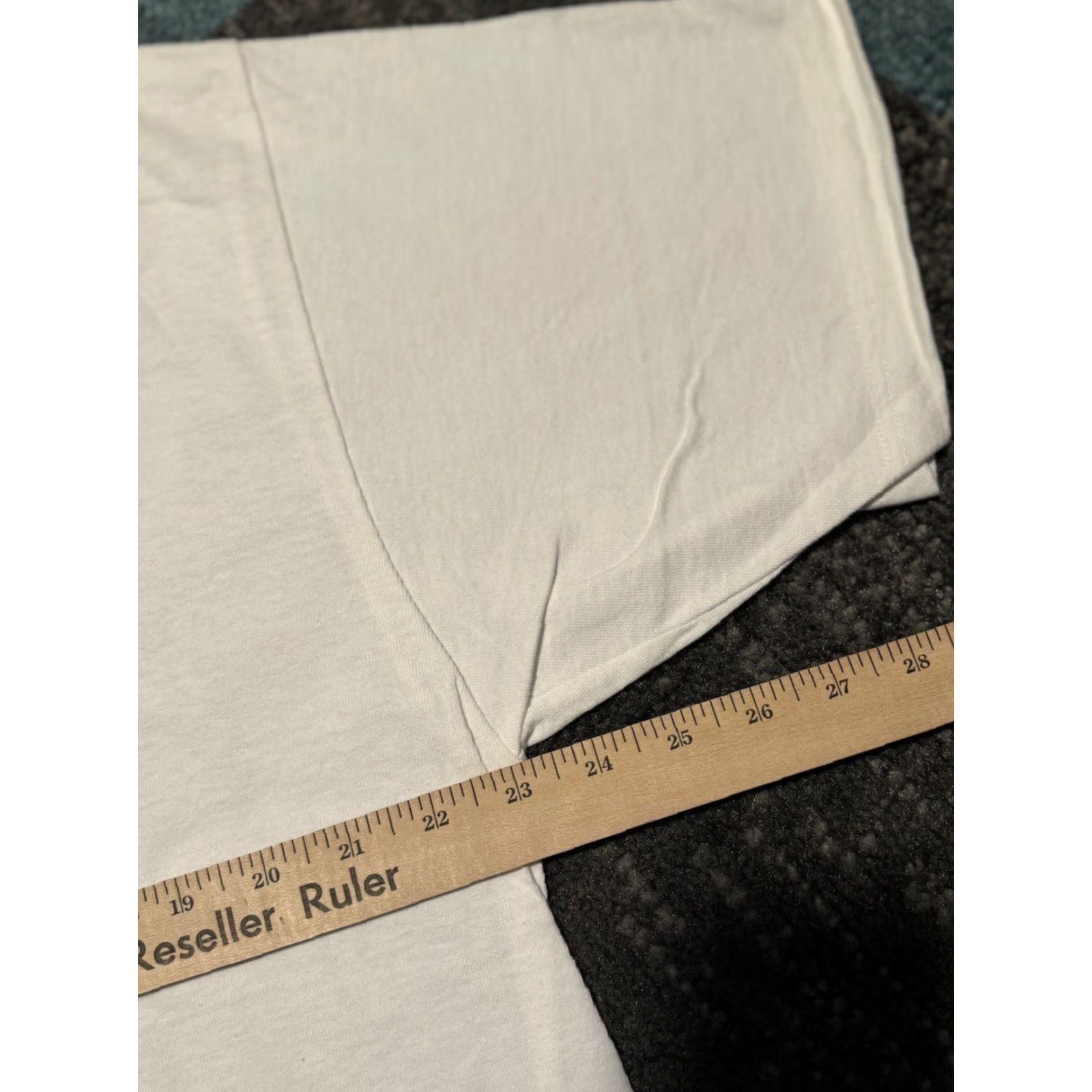 Guess VINTAGE Guess USA White T Shirt L Mens 90s Big Logo Embroidered NOS Made in USA Size US L / EU 52-54 / 3 - 7 Thumbnail