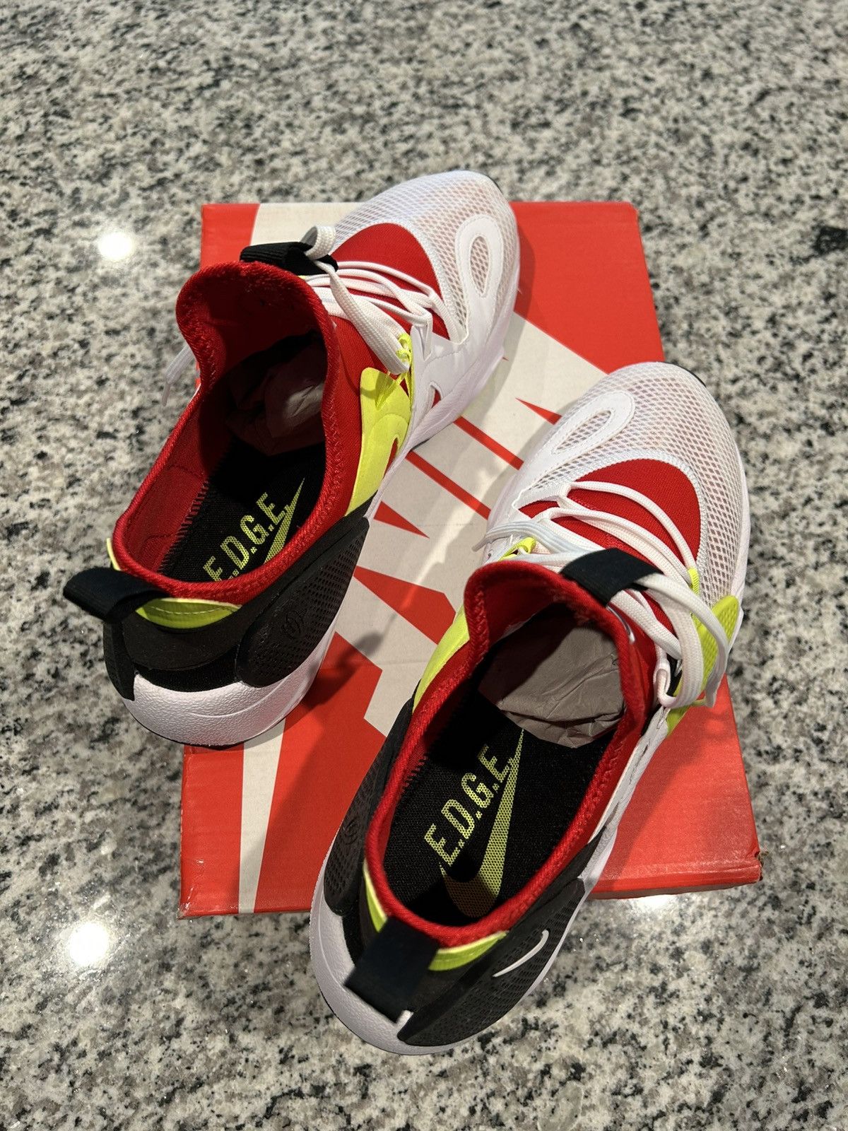 Nike VNDS: Nike Huarache E.D.G.E. TXT Size US 10.5 / EU 43-44 - 3 Thumbnail