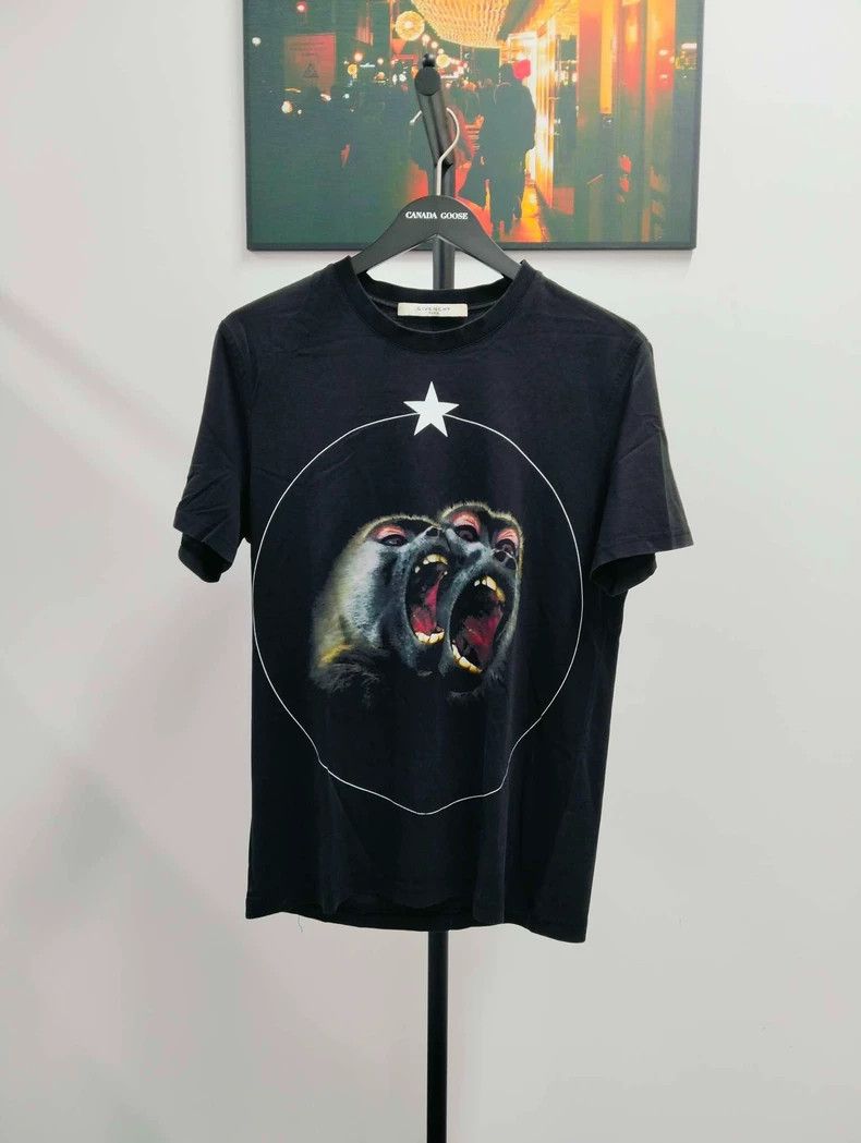 Givenchy Givenchy Short-sleeved T-shirt, size M (130), 54 43 (missi Size US M / EU 48-50 / 2 - 1 Thumbnail
