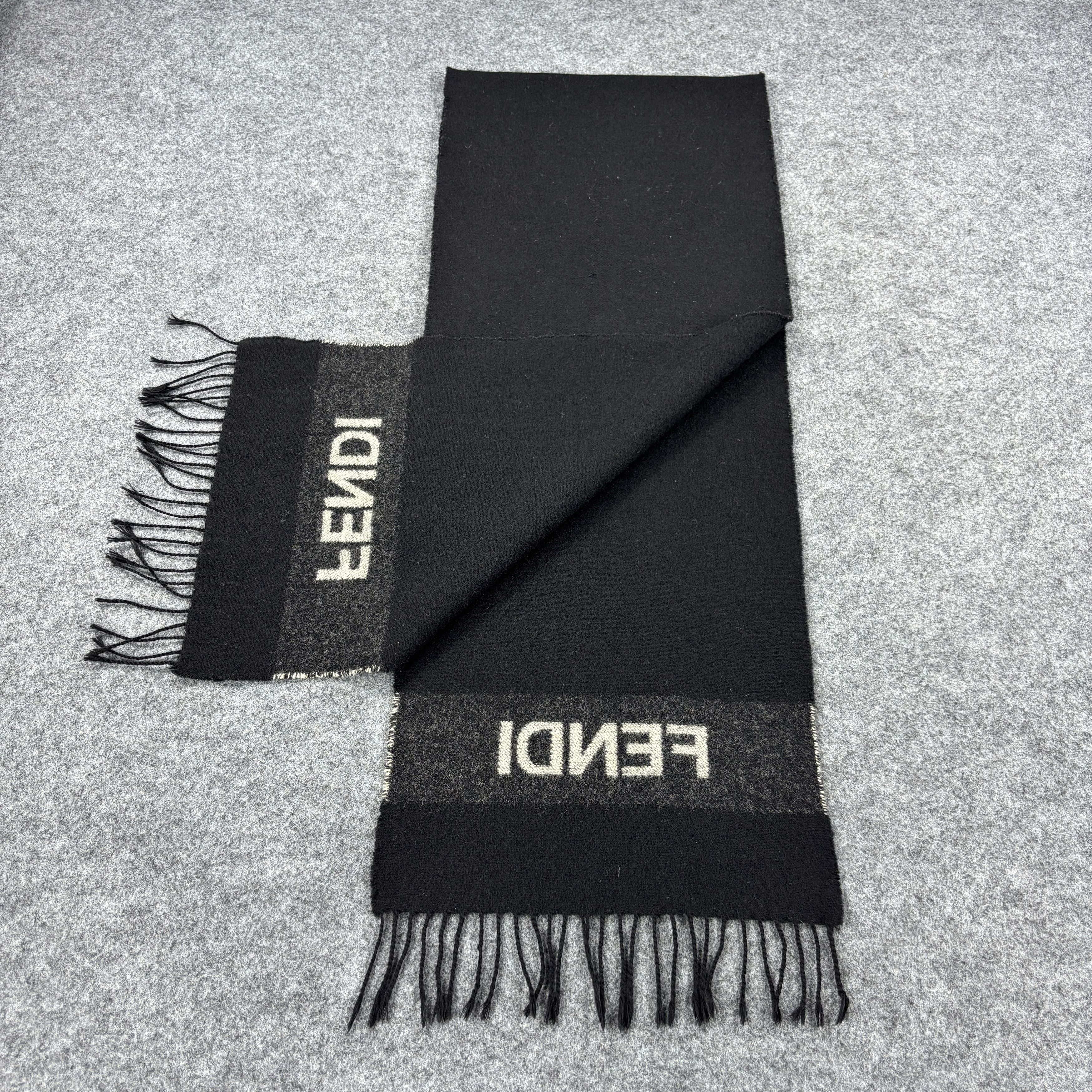 Fendi × Vintage GF10717 Fendi Scarf Neck Wear Muffler Nova Check Size ONE SIZE - 7 Thumbnail