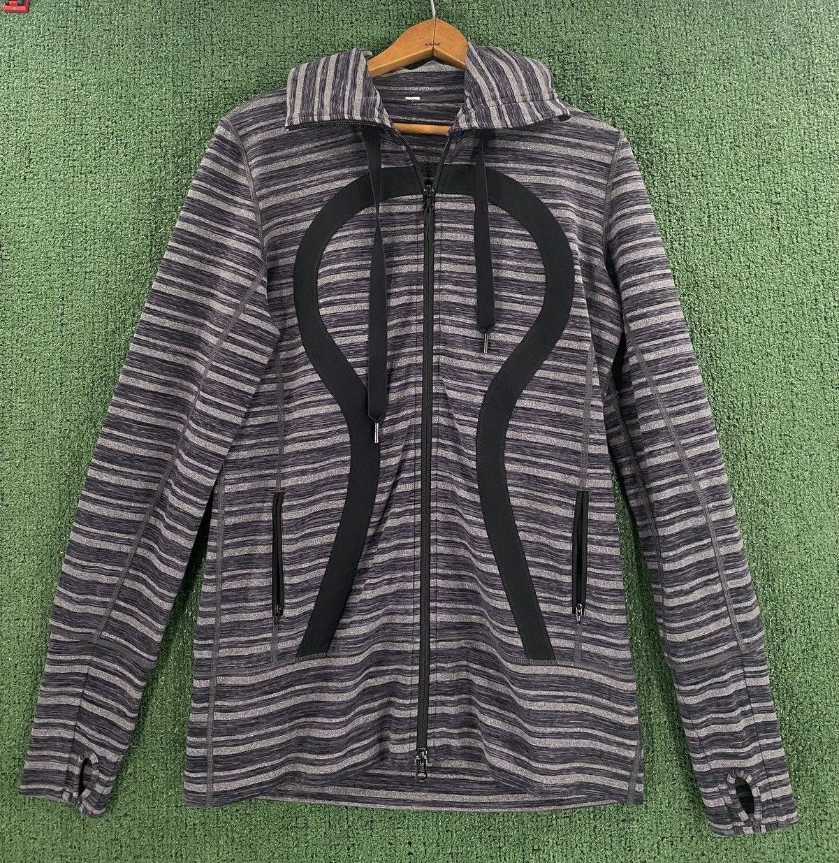 Lululemon Lululemon Stride Grey Stripe Jacket Women’s Size 10 Size L / US 10 / IT 46 - 1 Thumbnail