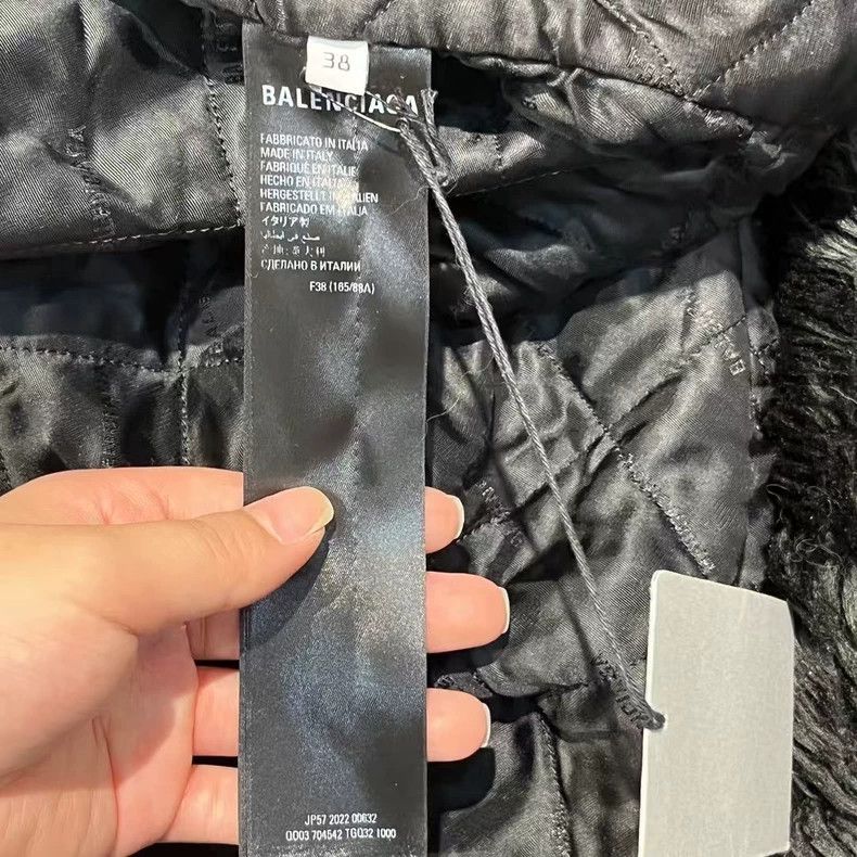 Balenciaga Balenciaga size 38 Black solid fur coat with lapel Size XS / US 0-2 / IT 36-38 - 3 Thumbnail