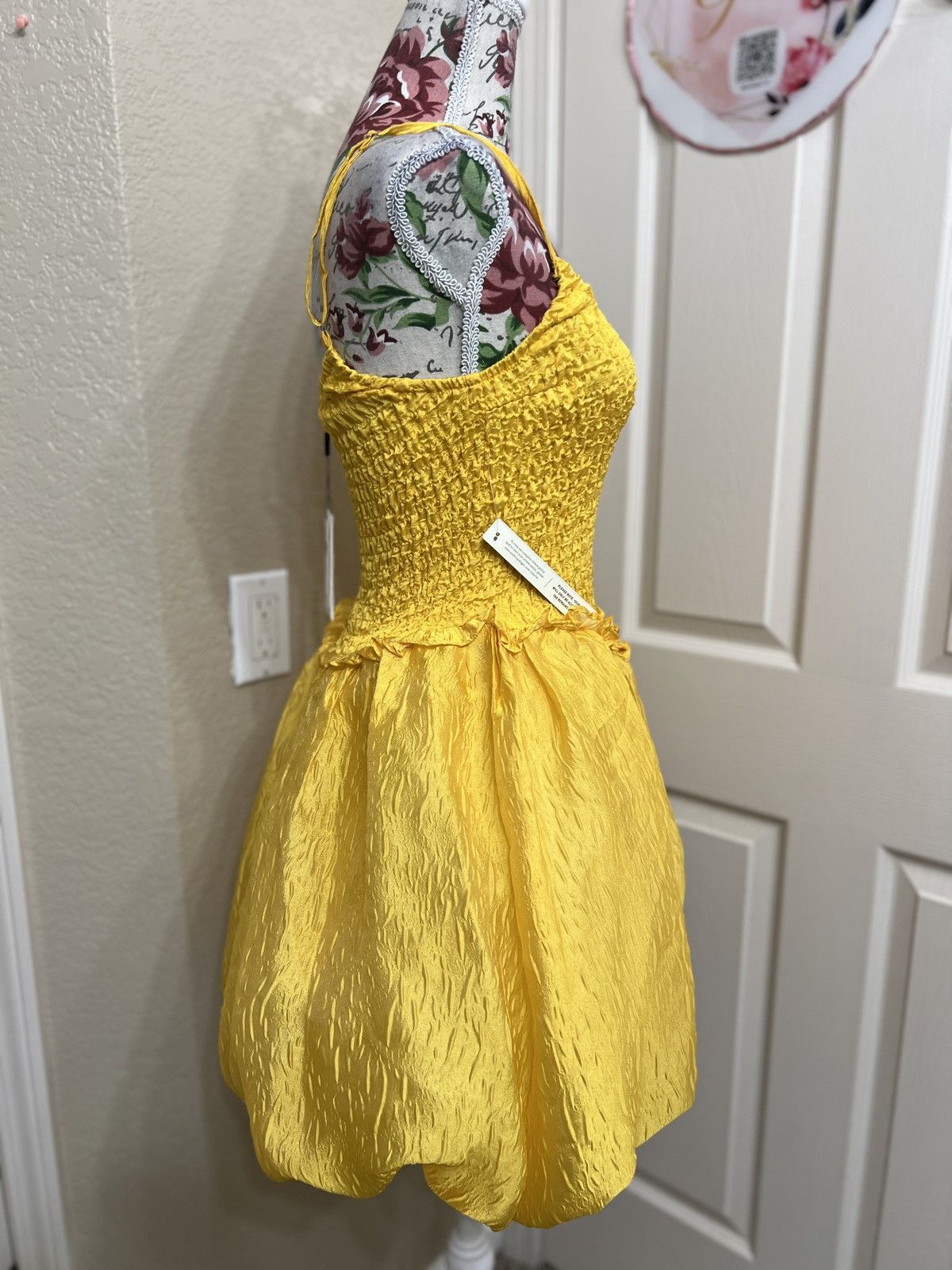 Anthropologie Anthropologie Yellow Smocked Mini Bubble Dress size M Size M / US 6-8 / IT 42-44 - 3 Thumbnail